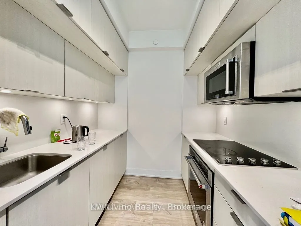 80 Vanauley Street #302