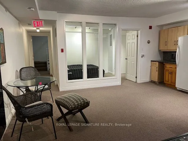 208 Carlton Street #Lower
