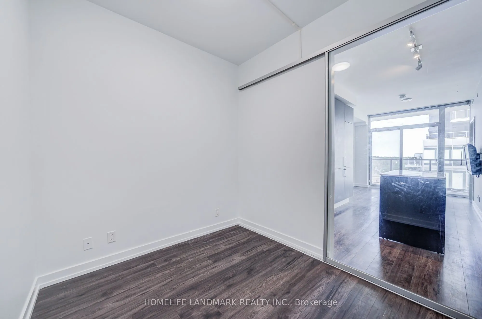 33 Helendale Avenue #601