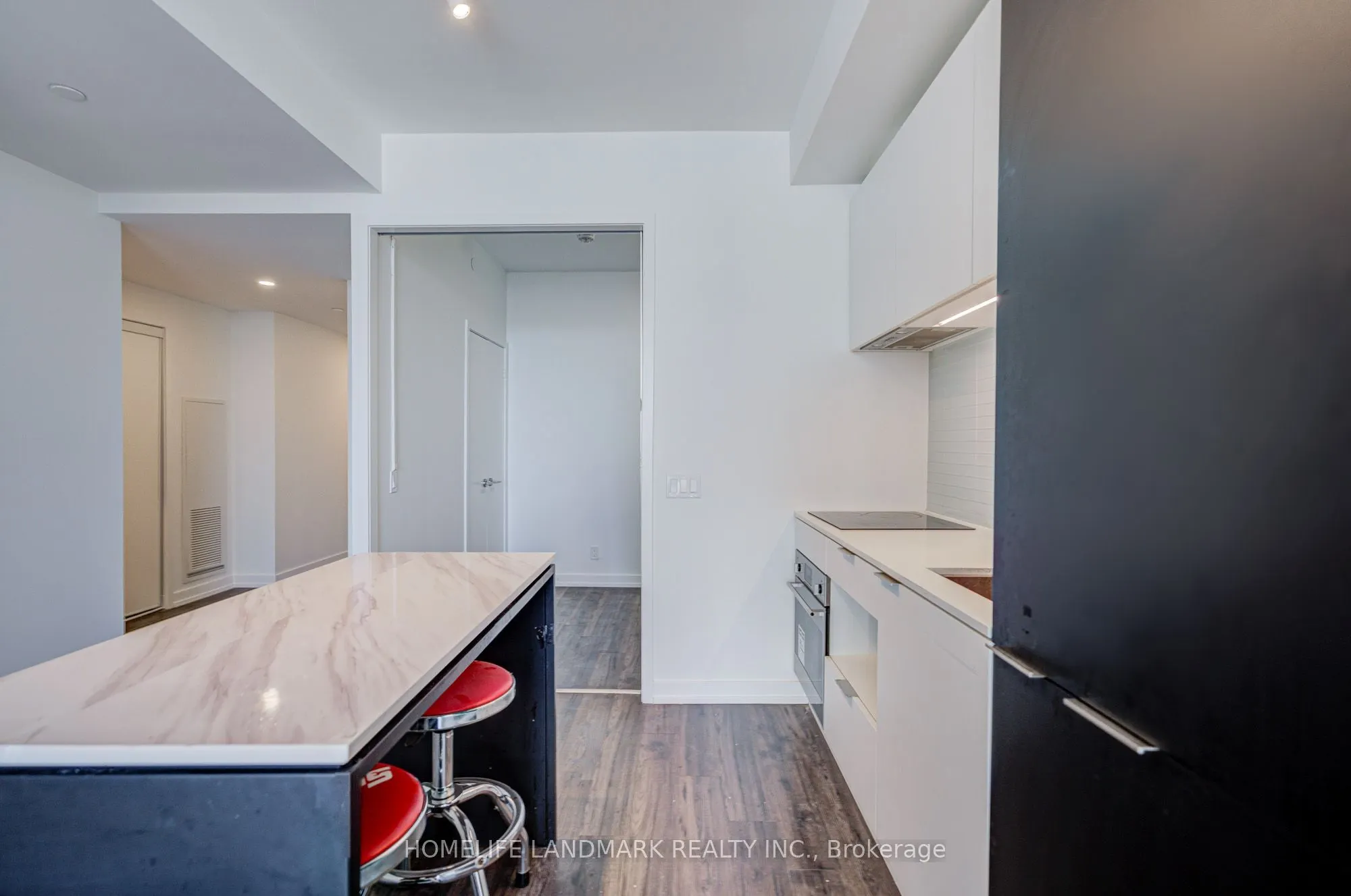 33 Helendale Avenue #601