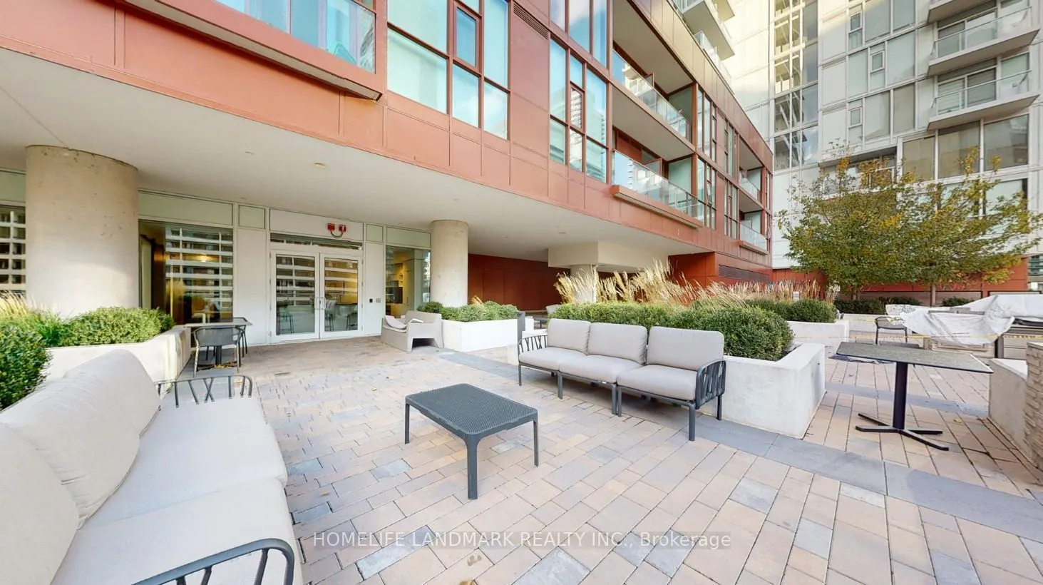 33 Helendale Avenue #601