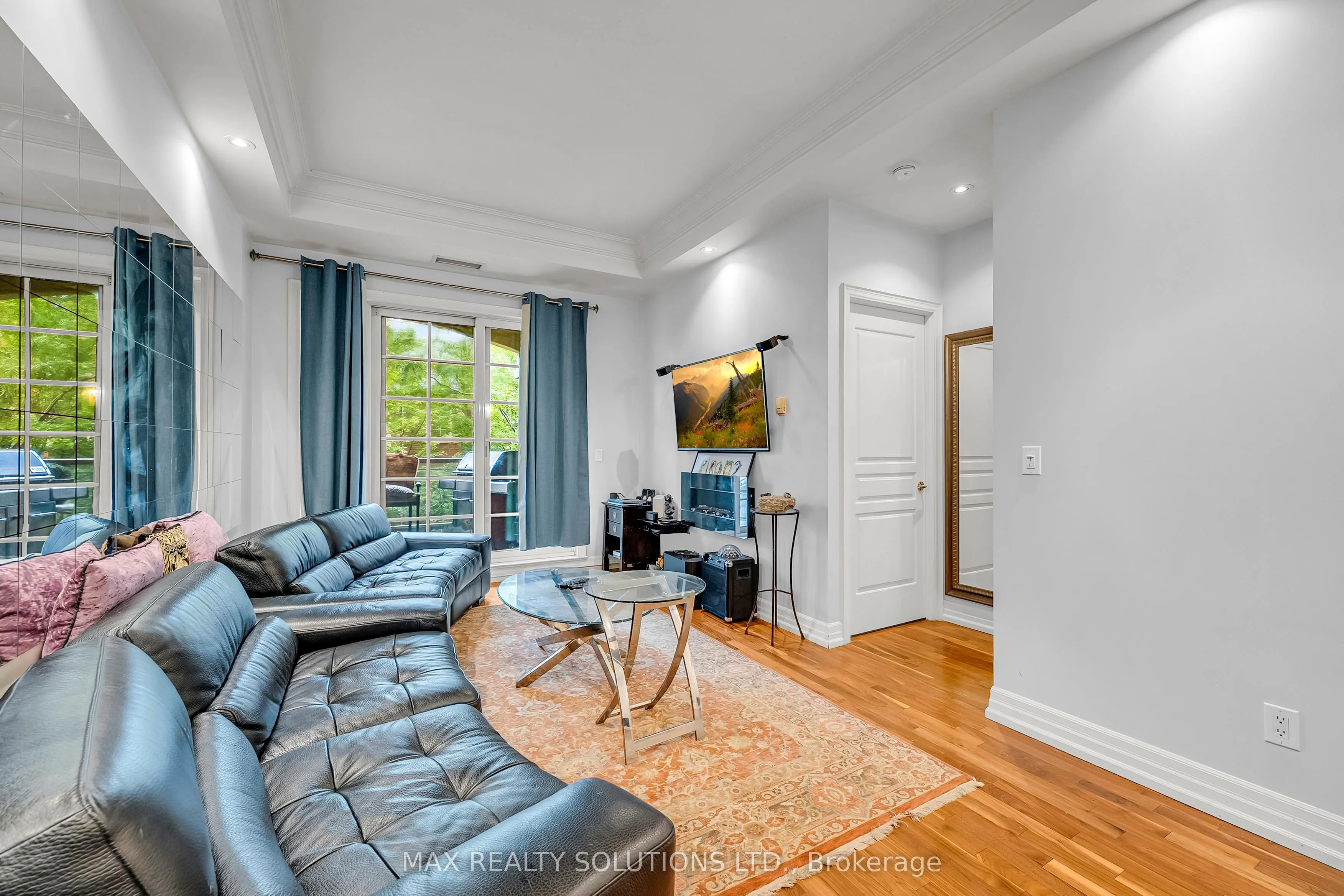 20 Burkebrook Place #319
