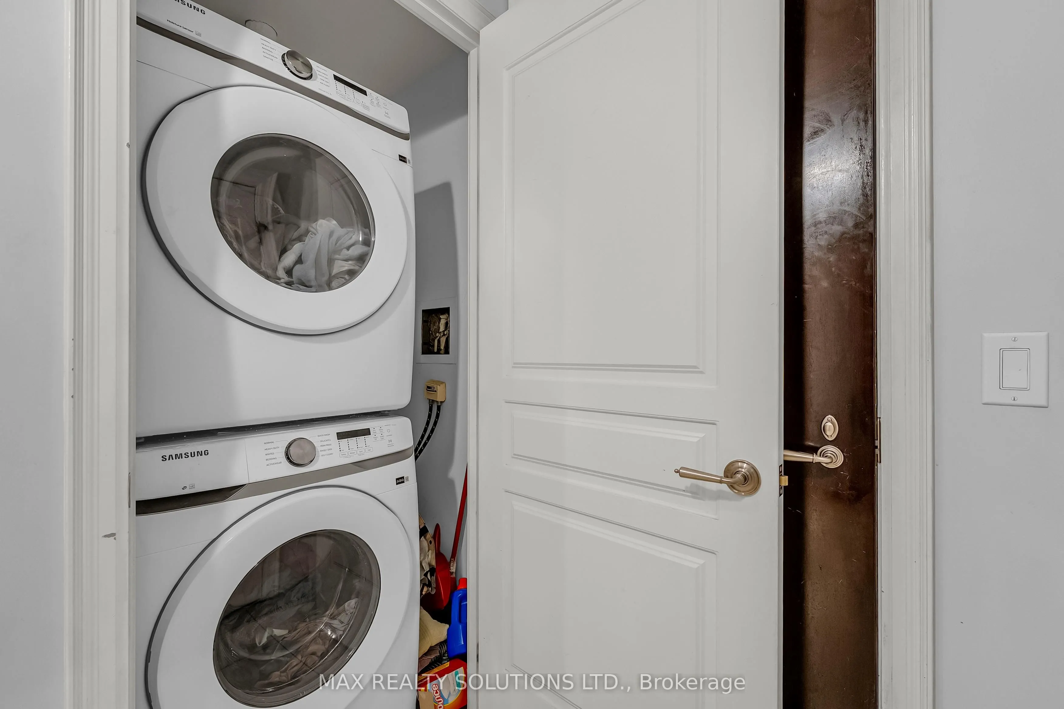 20 Burkebrook Place #319