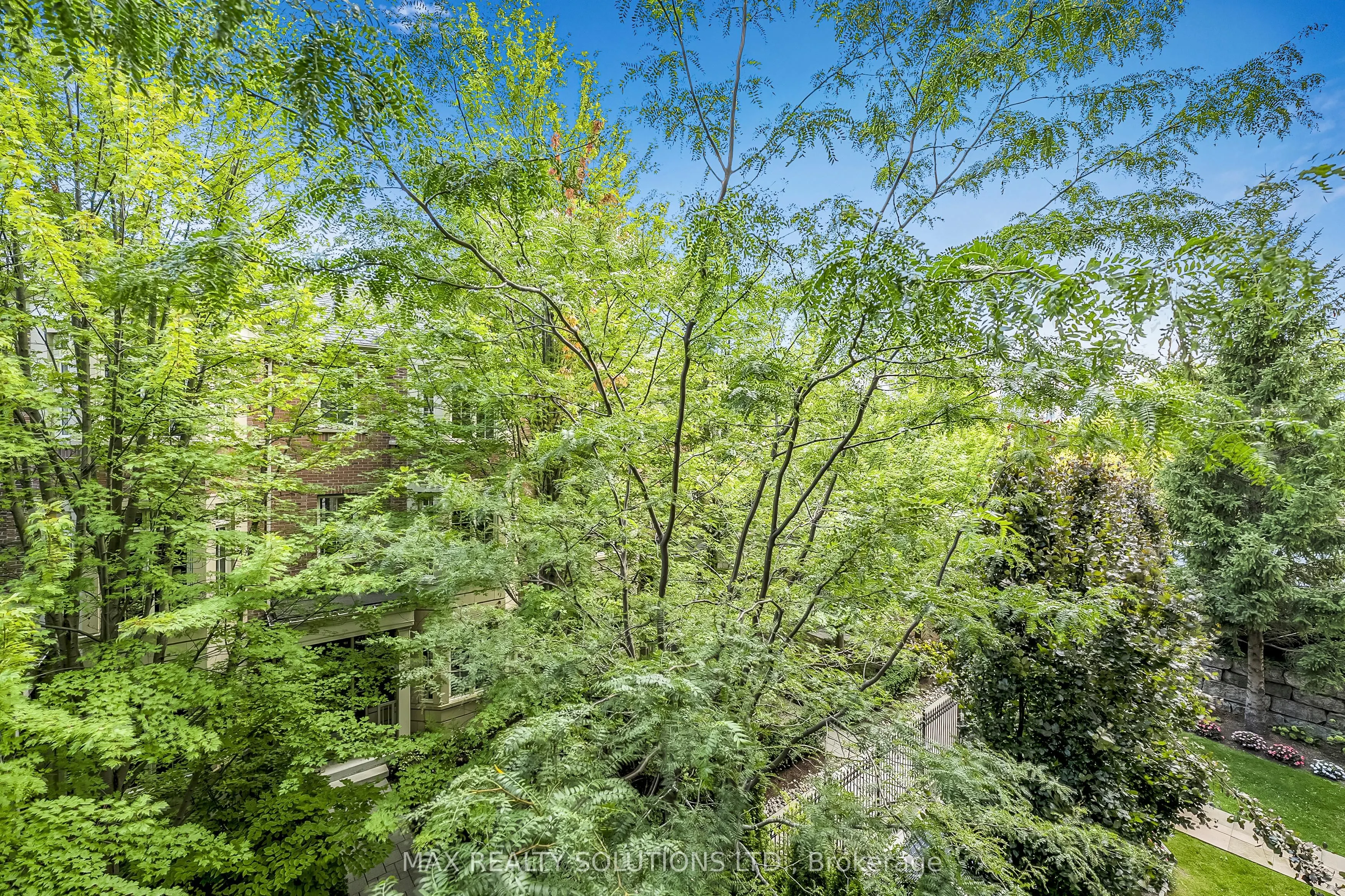 20 Burkebrook Place #319