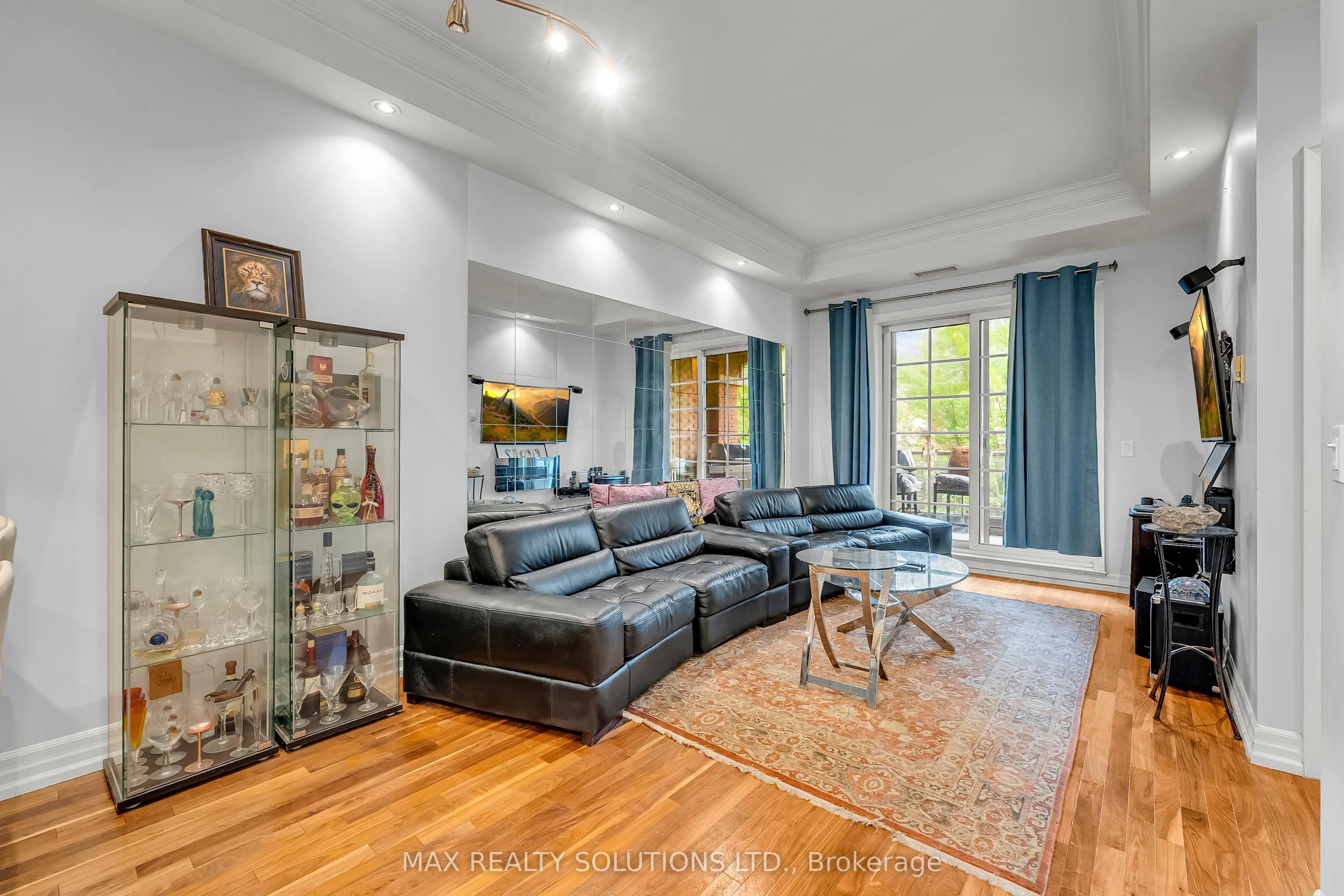 20 Burkebrook Place #319