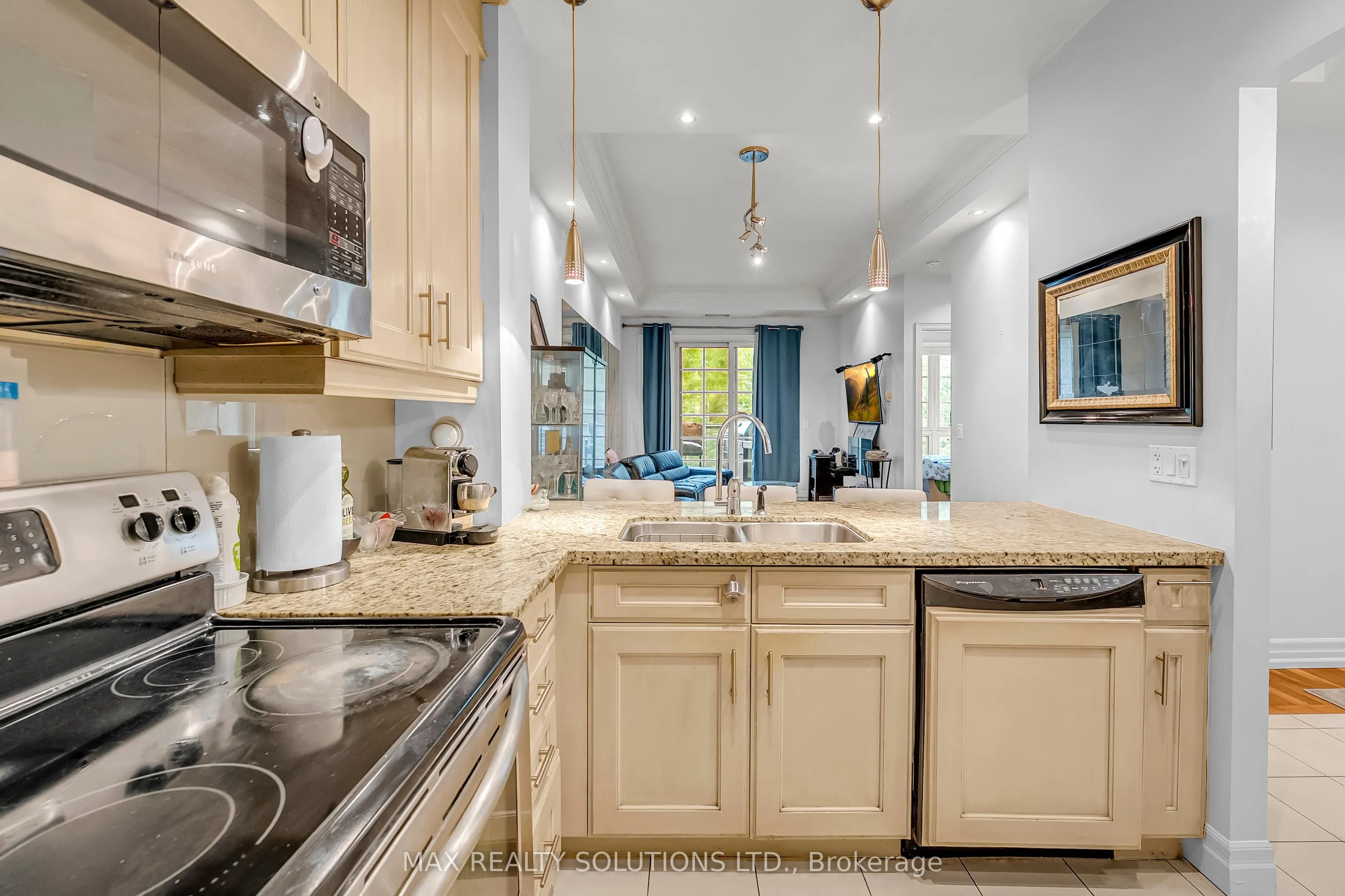 20 Burkebrook Place #319
