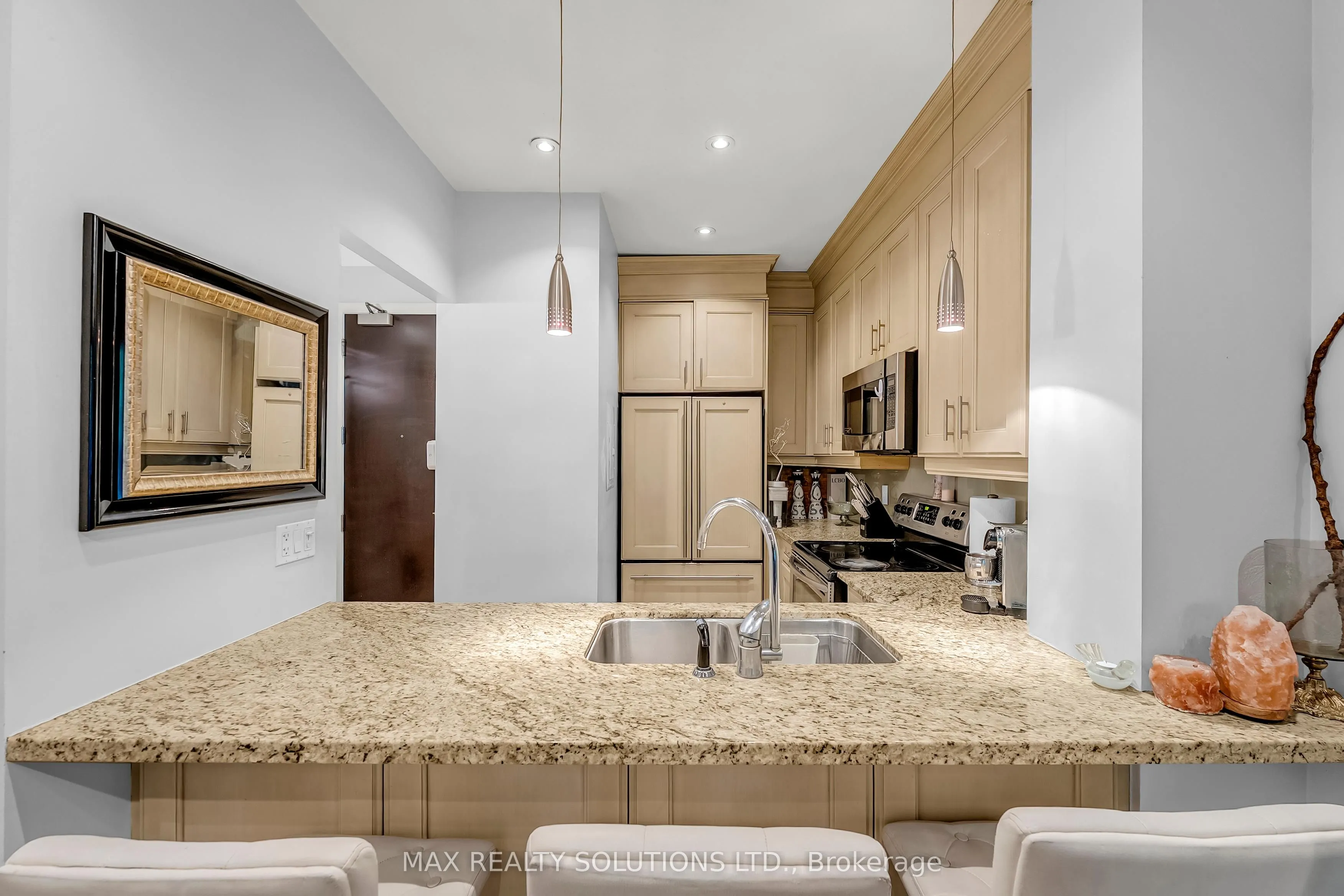 20 Burkebrook Place #319