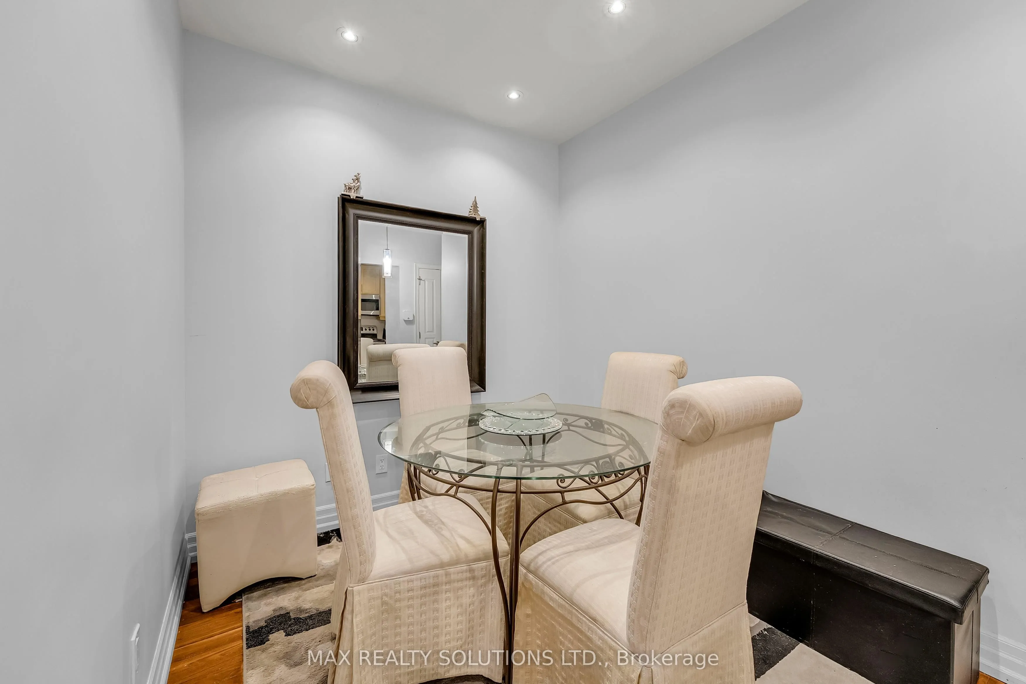 20 Burkebrook Place #319