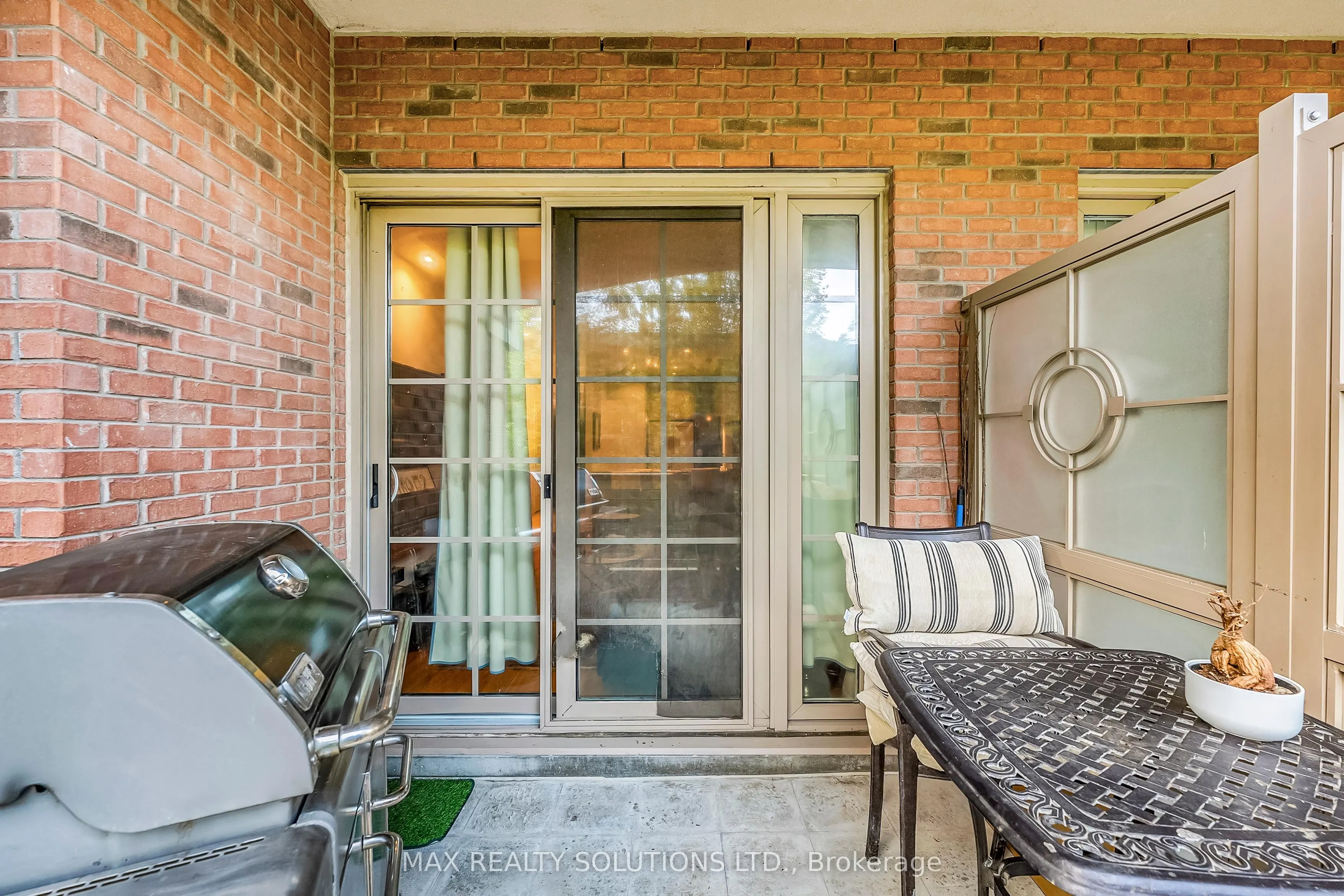 20 Burkebrook Place #319