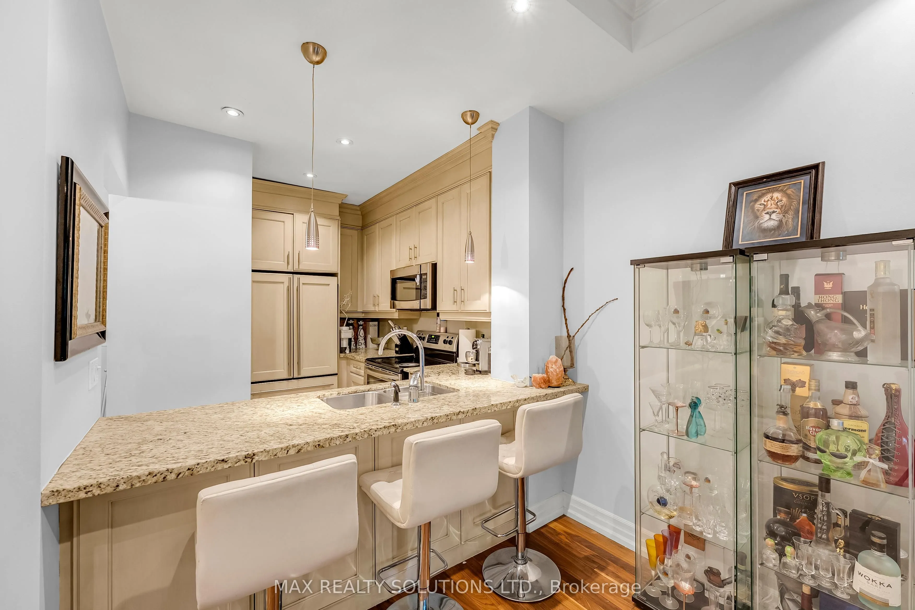 20 Burkebrook Place #319