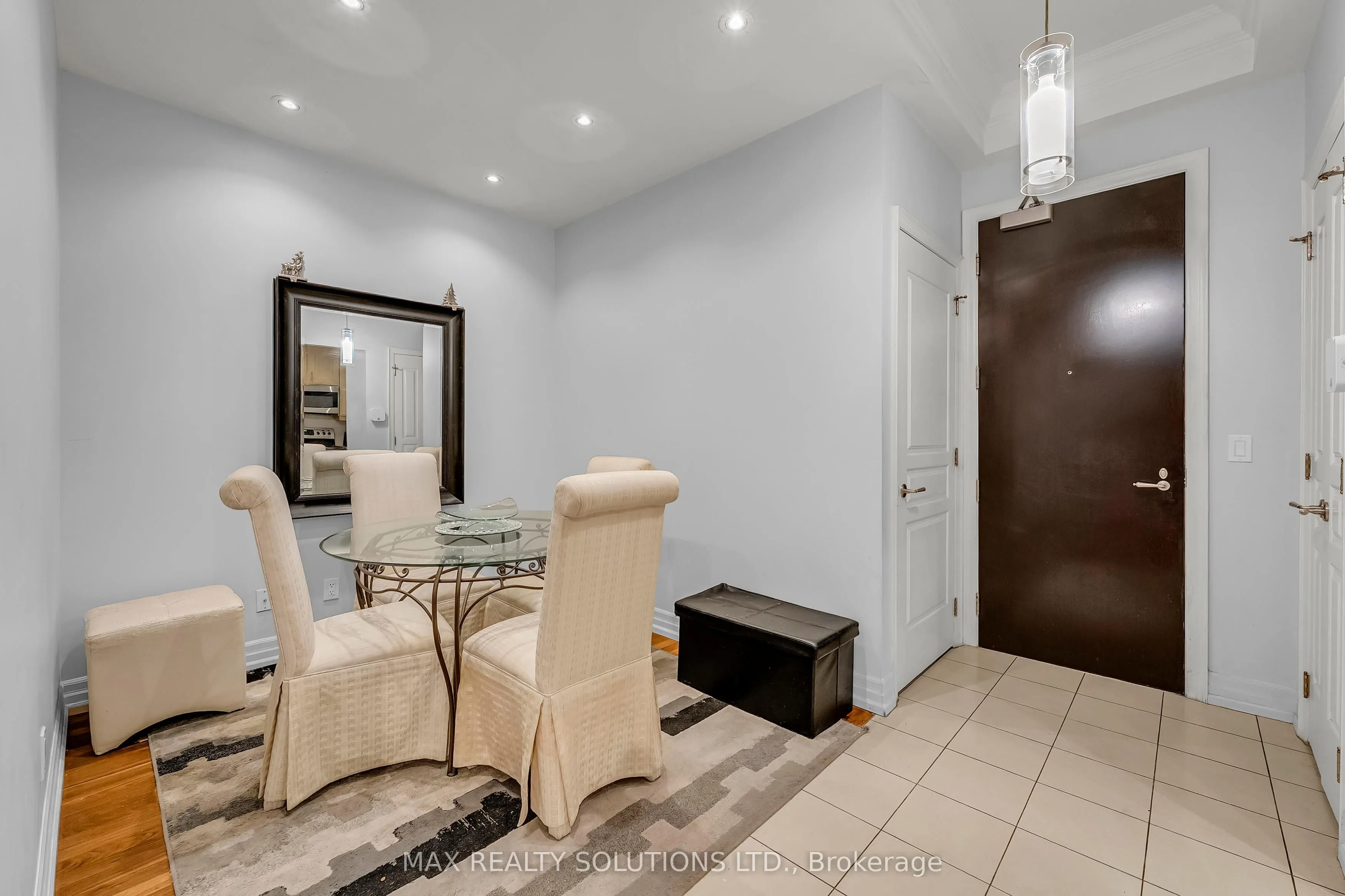 20 Burkebrook Place #319