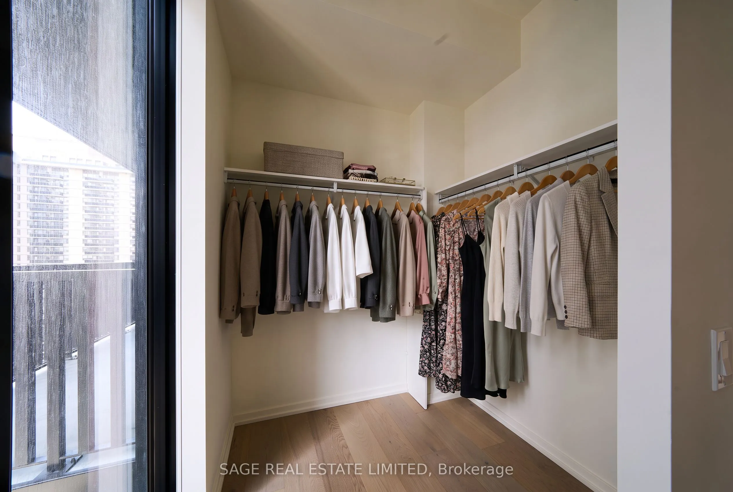109 Erskine Avenue #1508