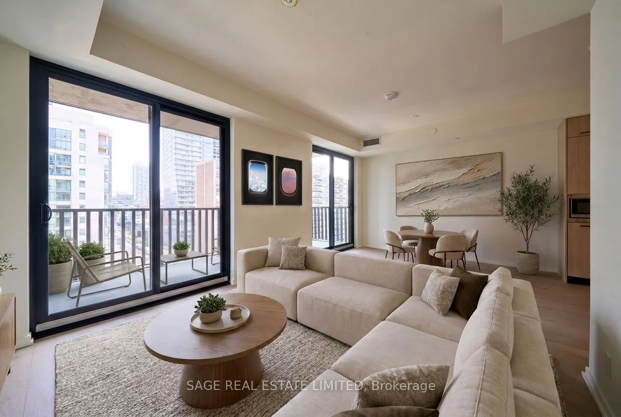 109 Erskine Avenue #1508