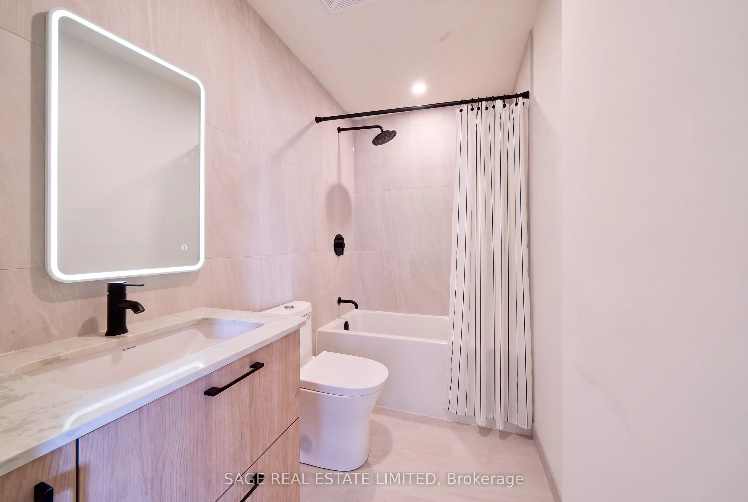 109 Erskine Avenue #1508