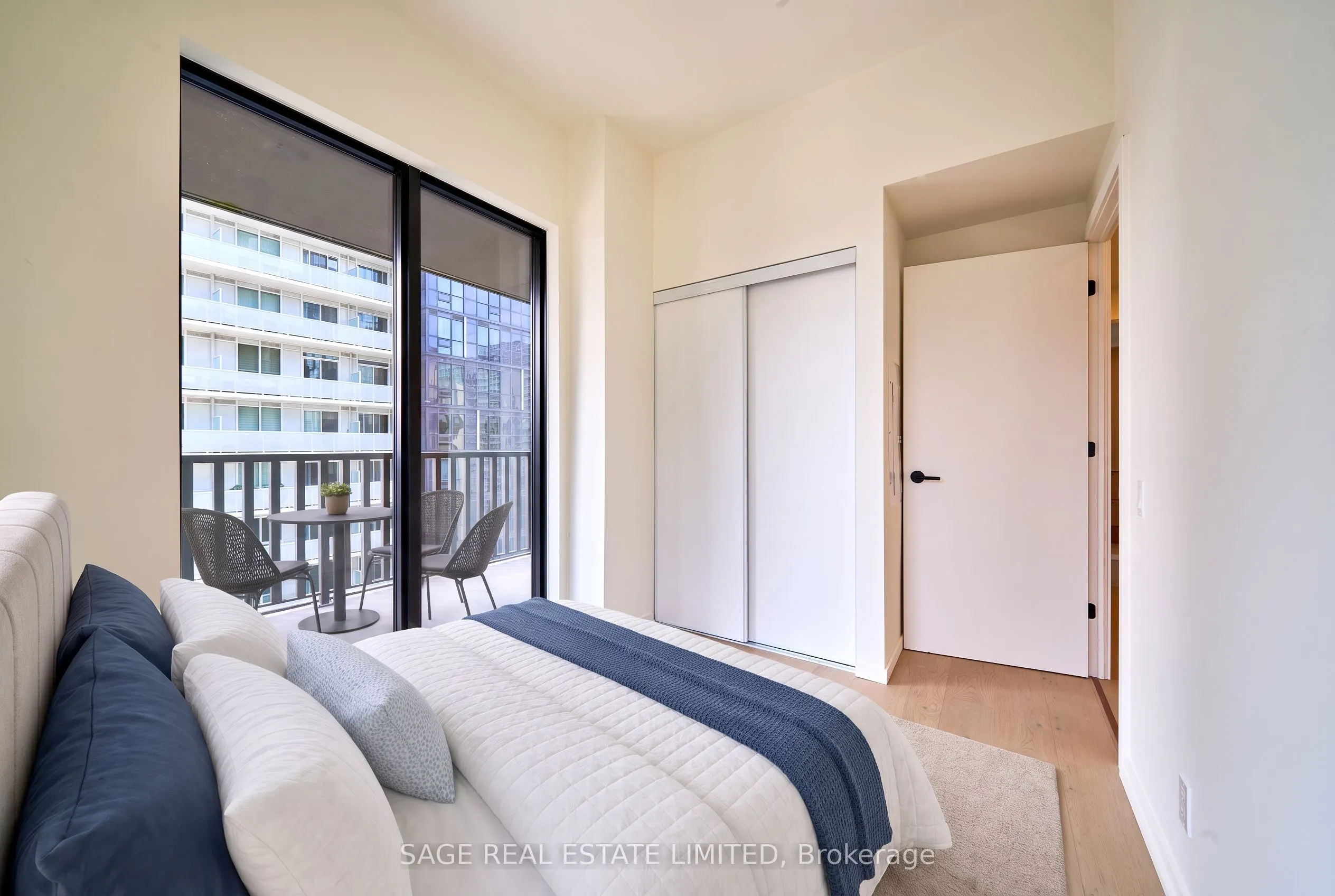 109 Erskine Avenue #1508