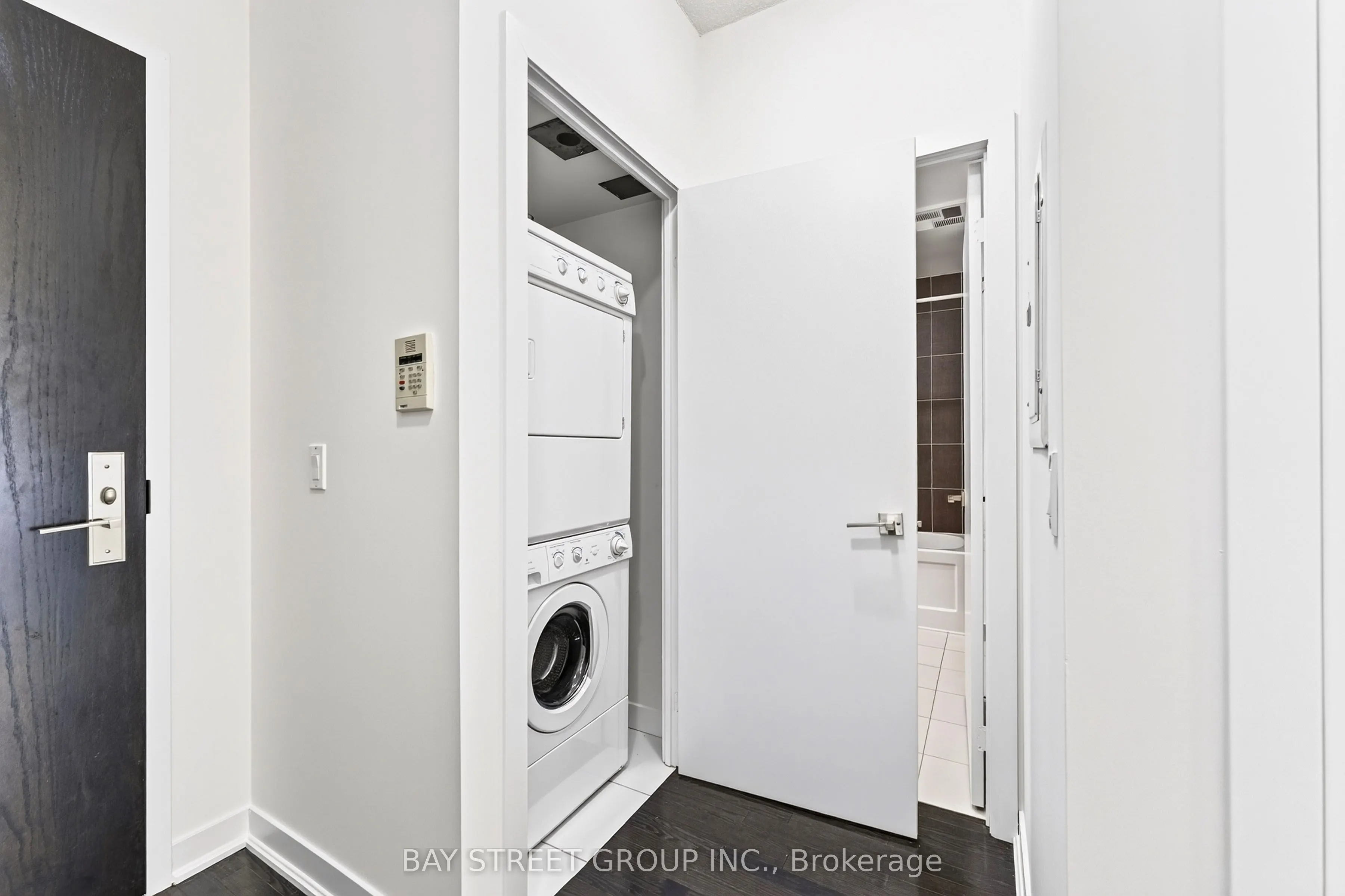 770 Bay Street #709