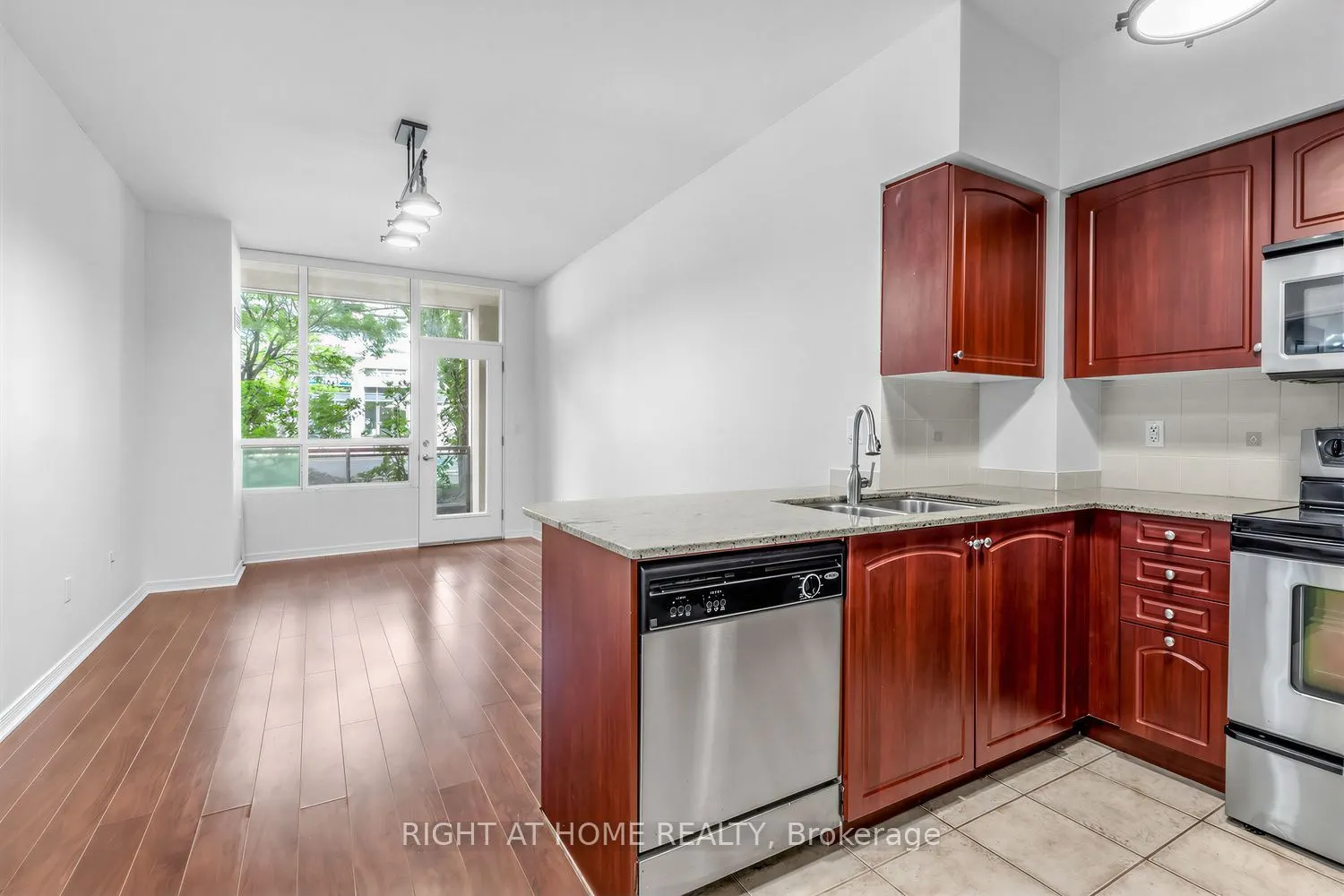 509 Beecroft Avenue #107