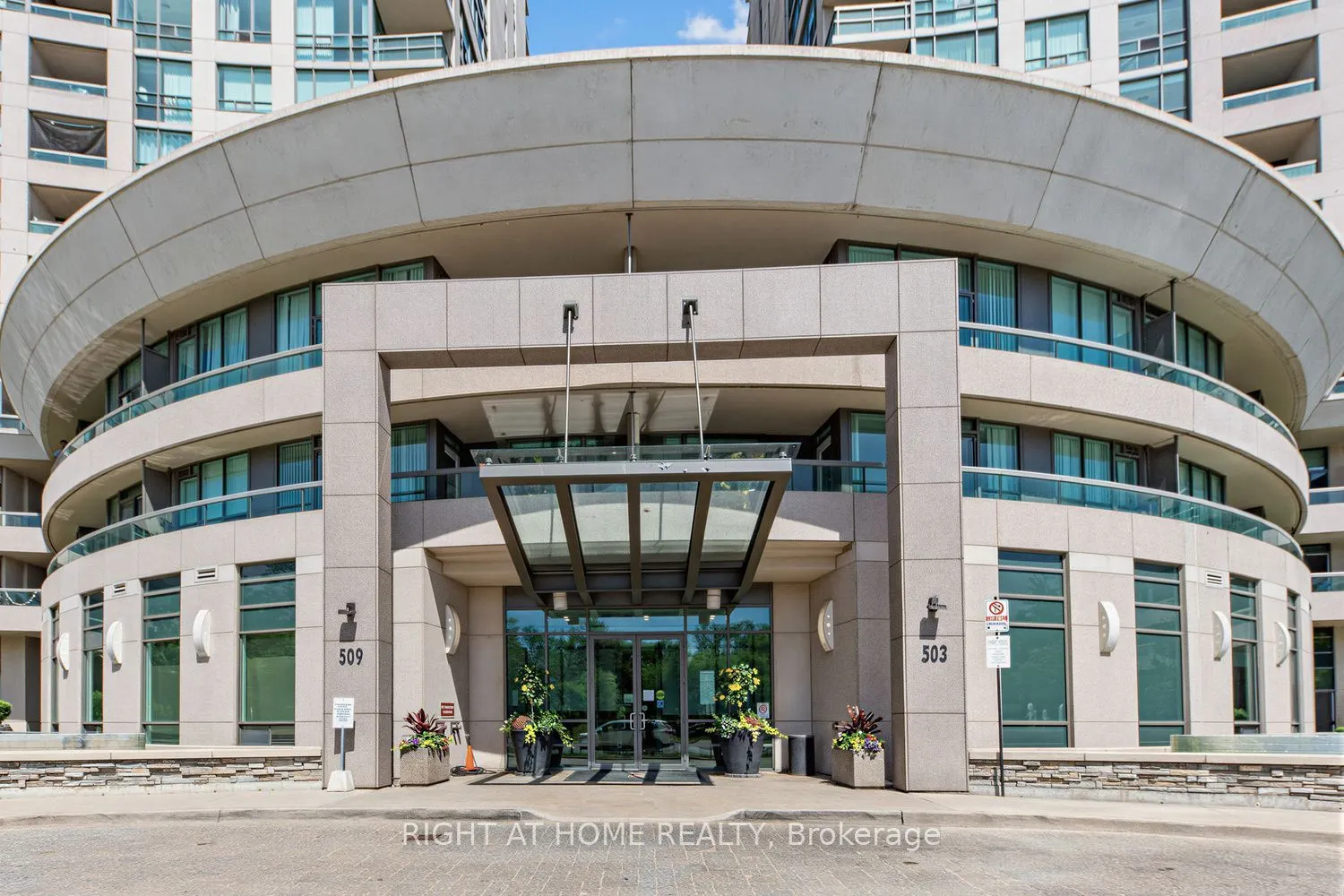 509 Beecroft Avenue #107