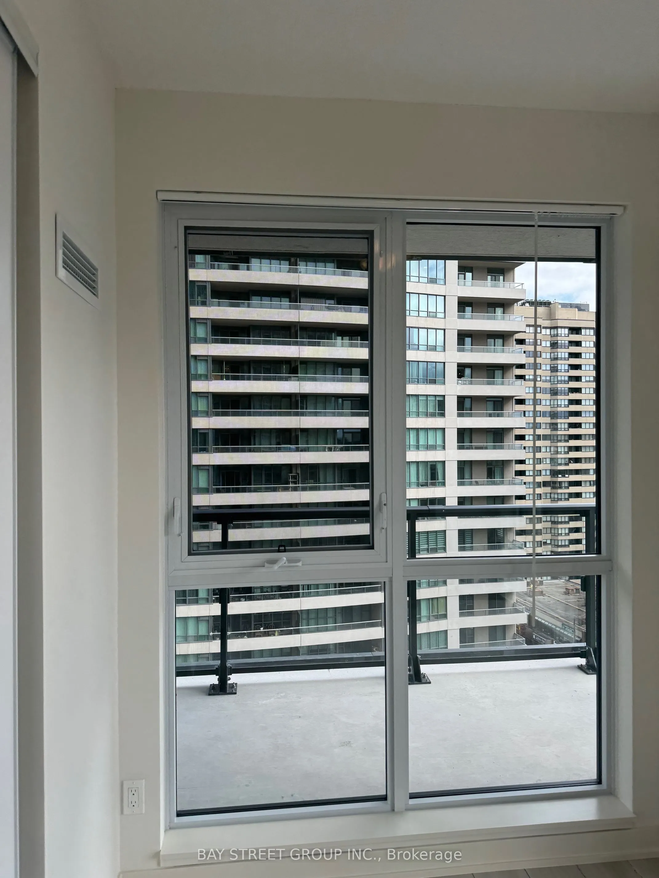 4955 Yonge Street #1006