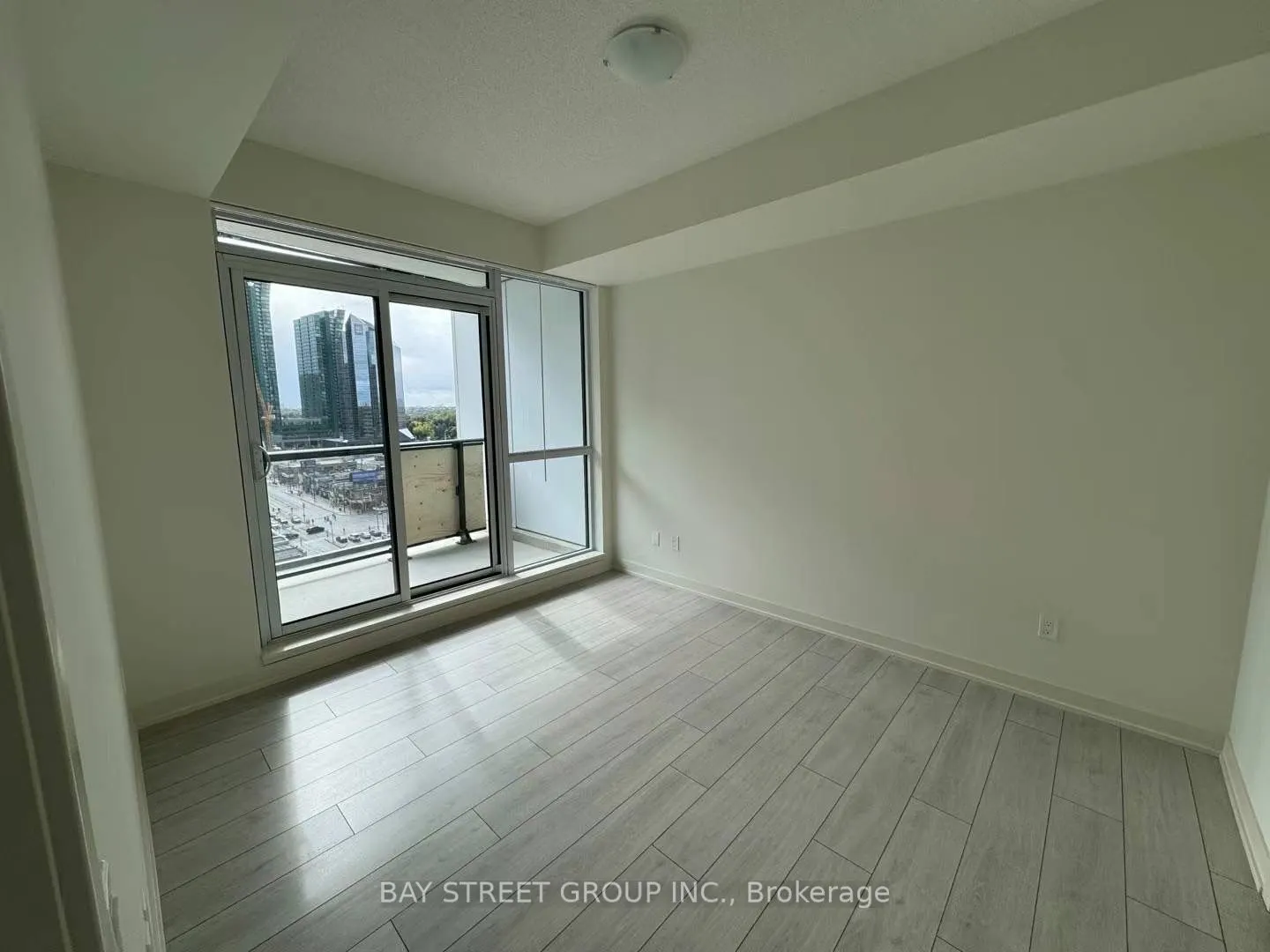 4955 Yonge Street #1006
