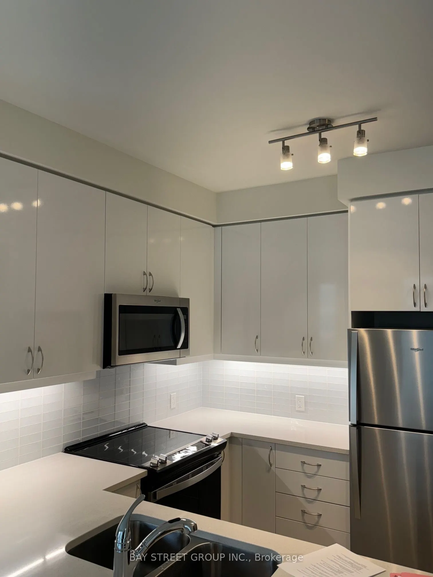 4955 Yonge Street #1006