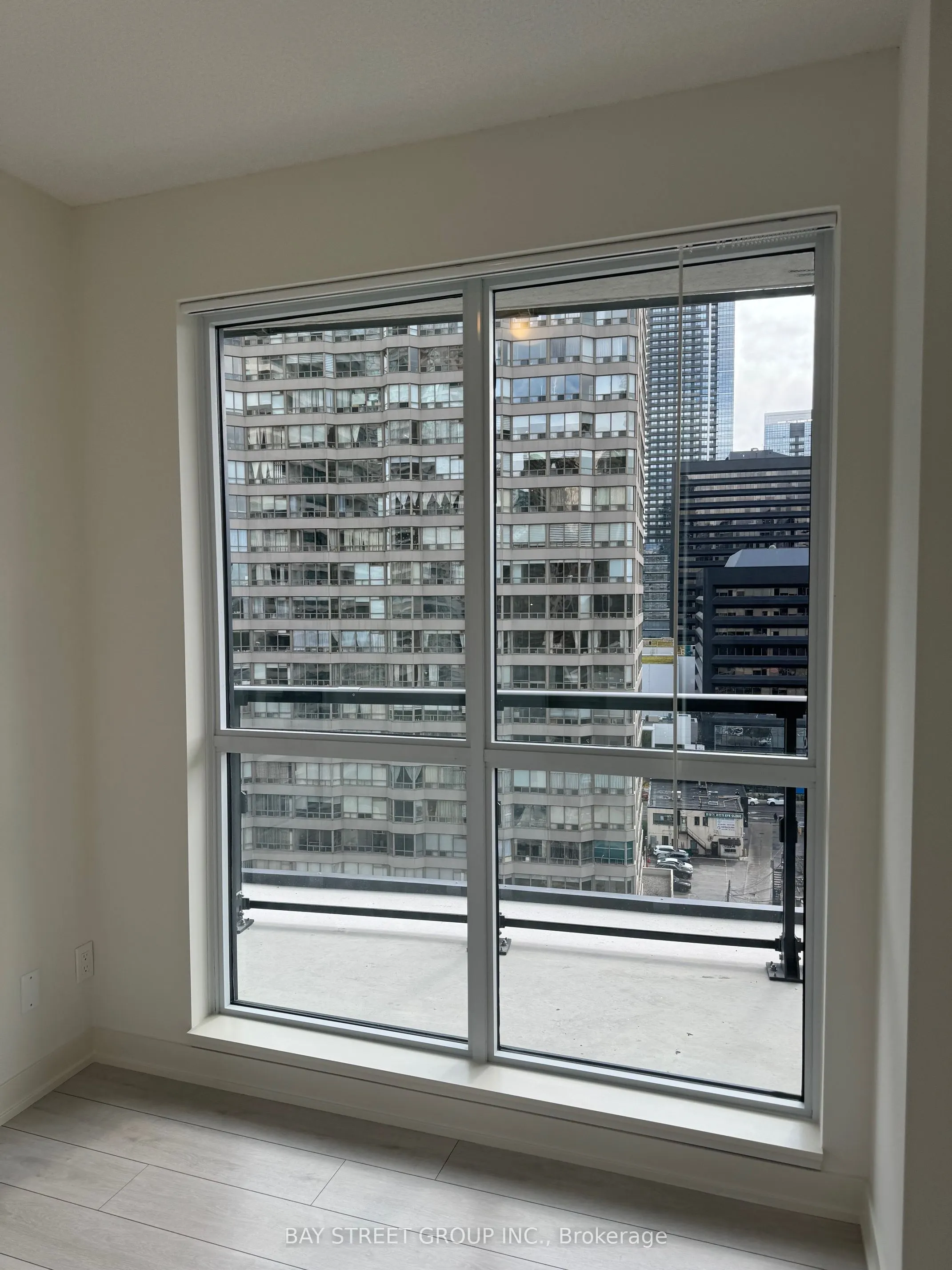 4955 Yonge Street #1006