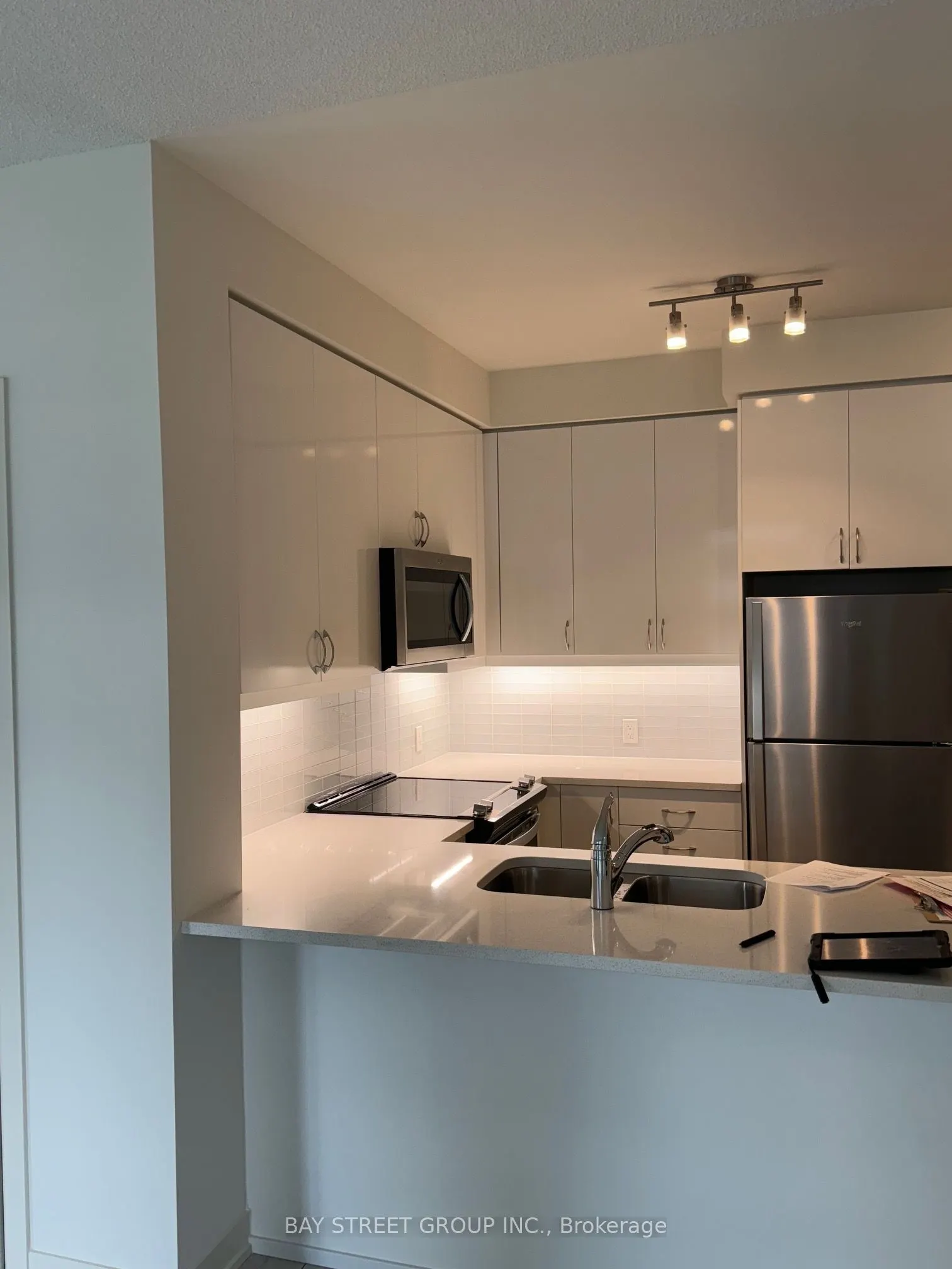 4955 Yonge Street #1006