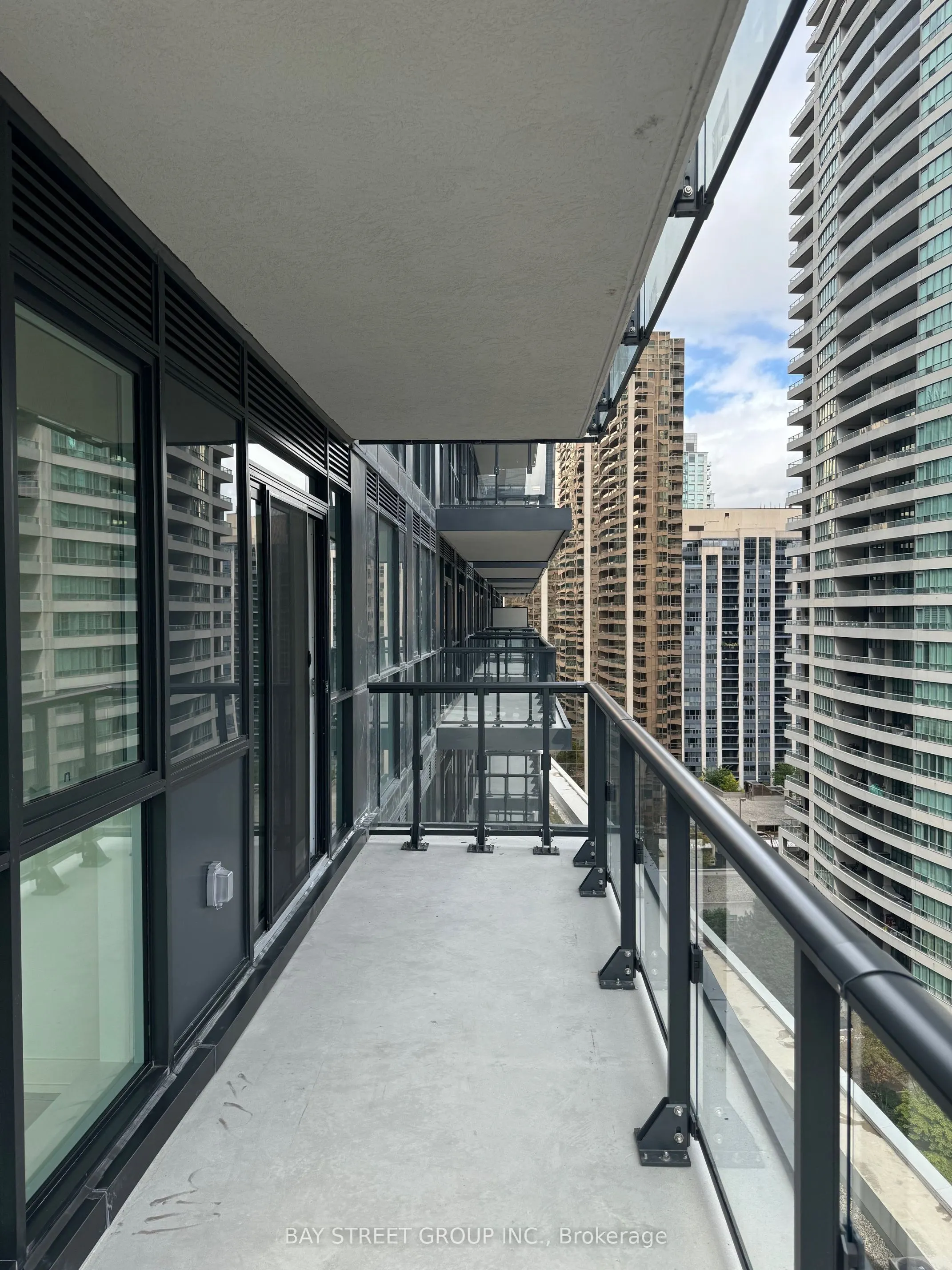 4955 Yonge Street #1006