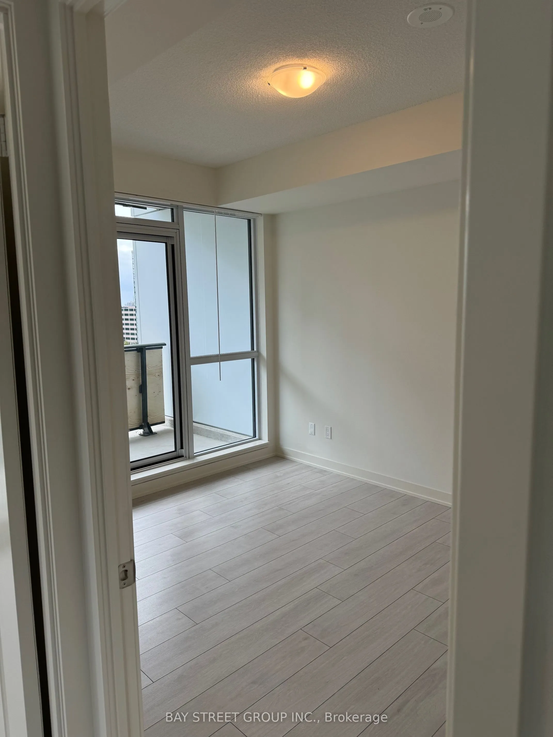 4955 Yonge Street #1006