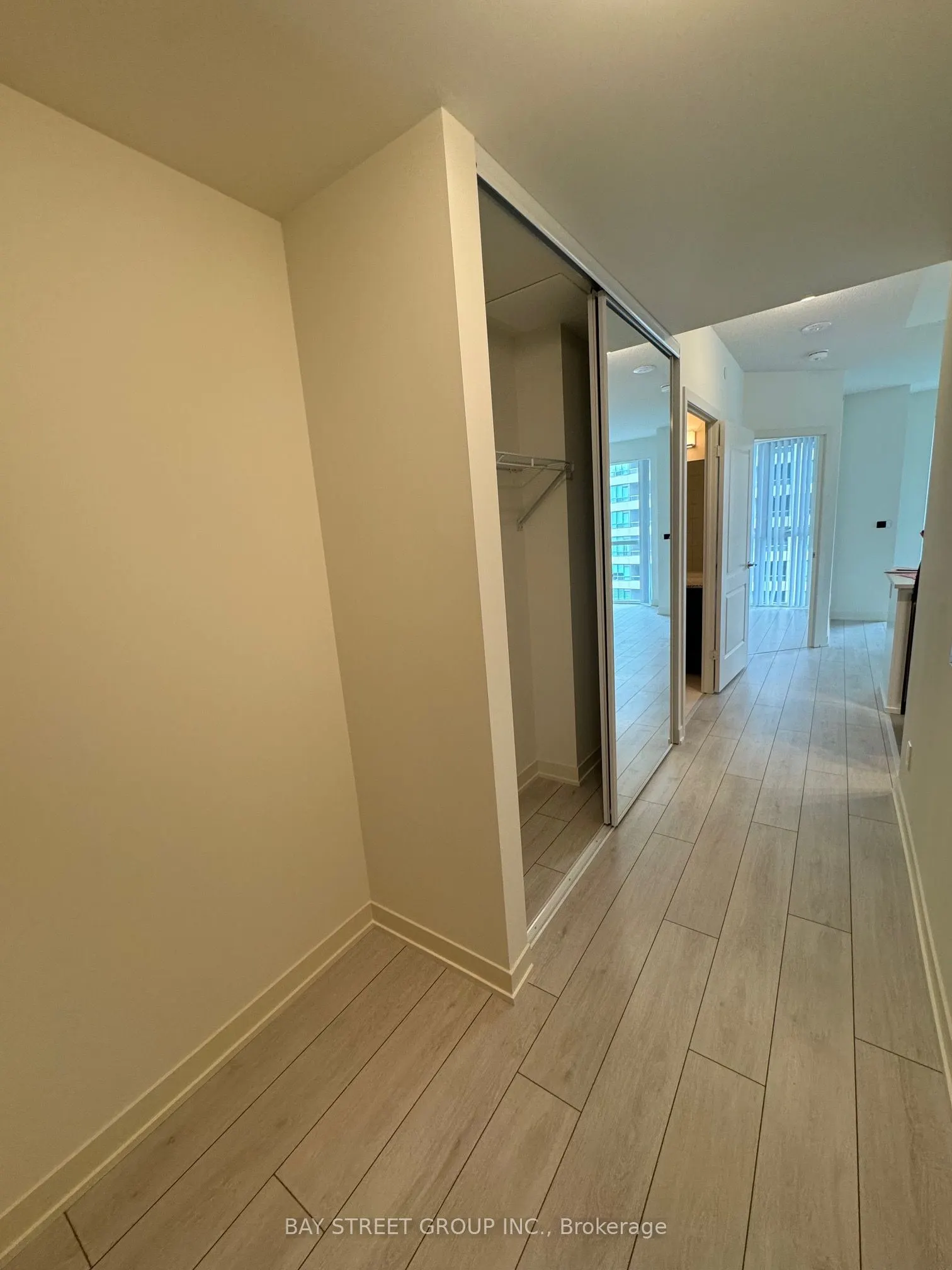 4955 Yonge Street #1006