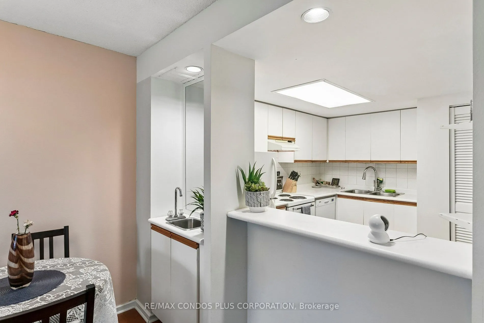 15 Maitland Place #204