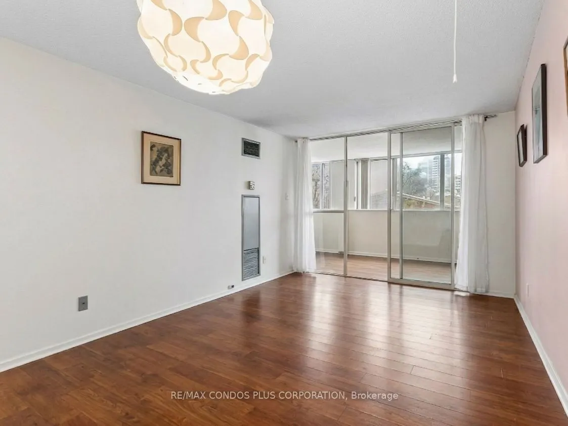 15 Maitland Place #204