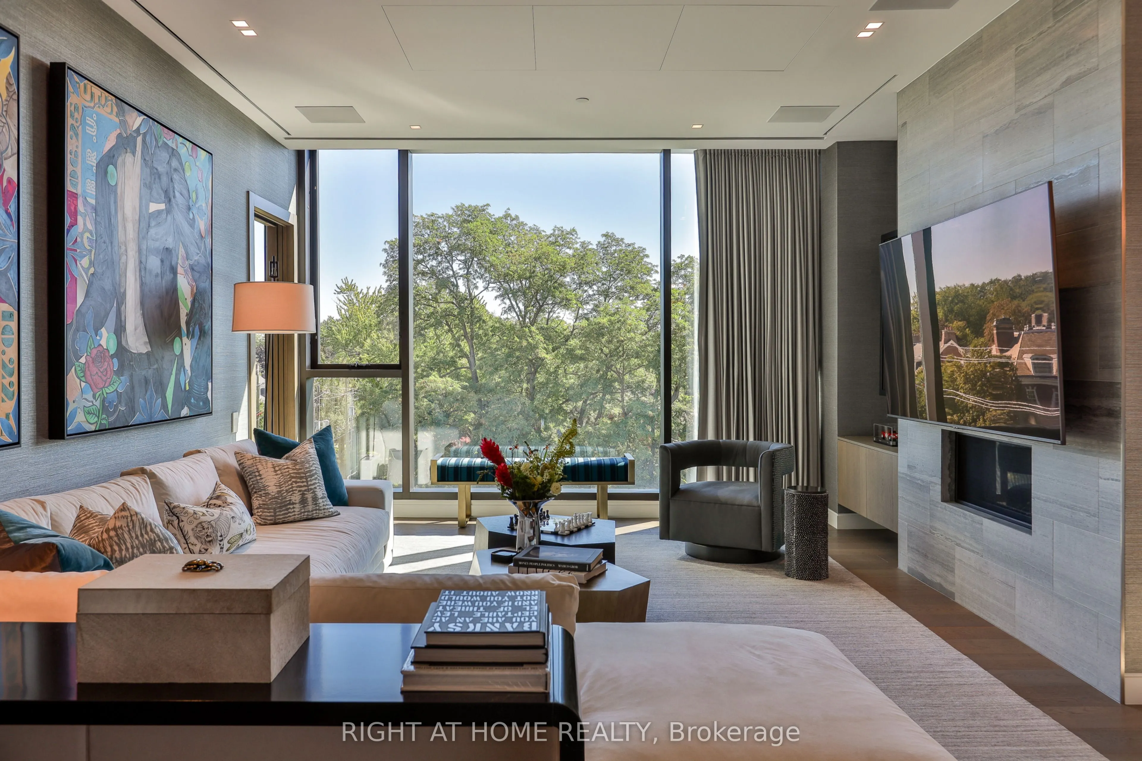 1 Roxborough Street E #501