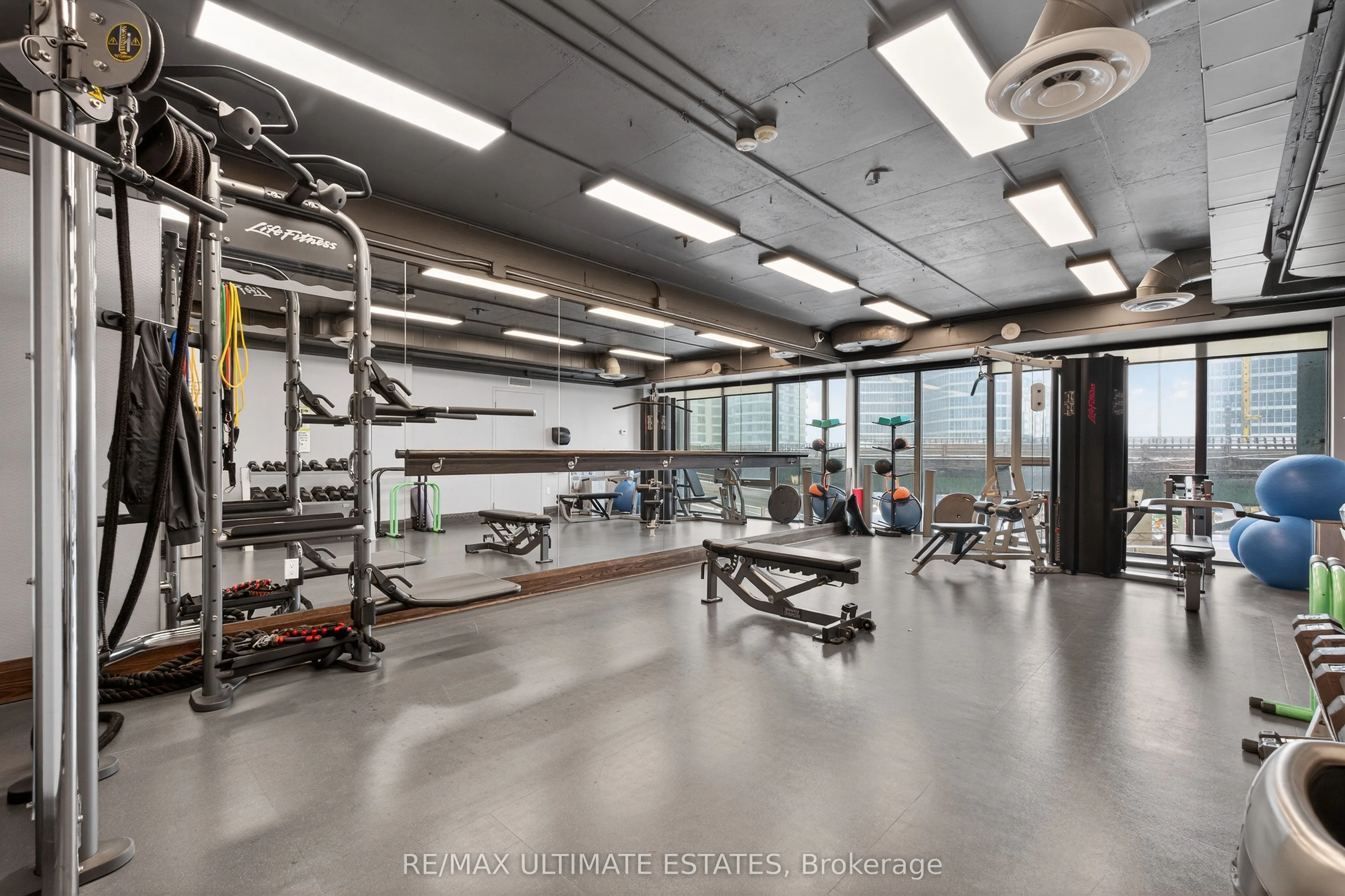 19 Grand Trunk Crescent #2205