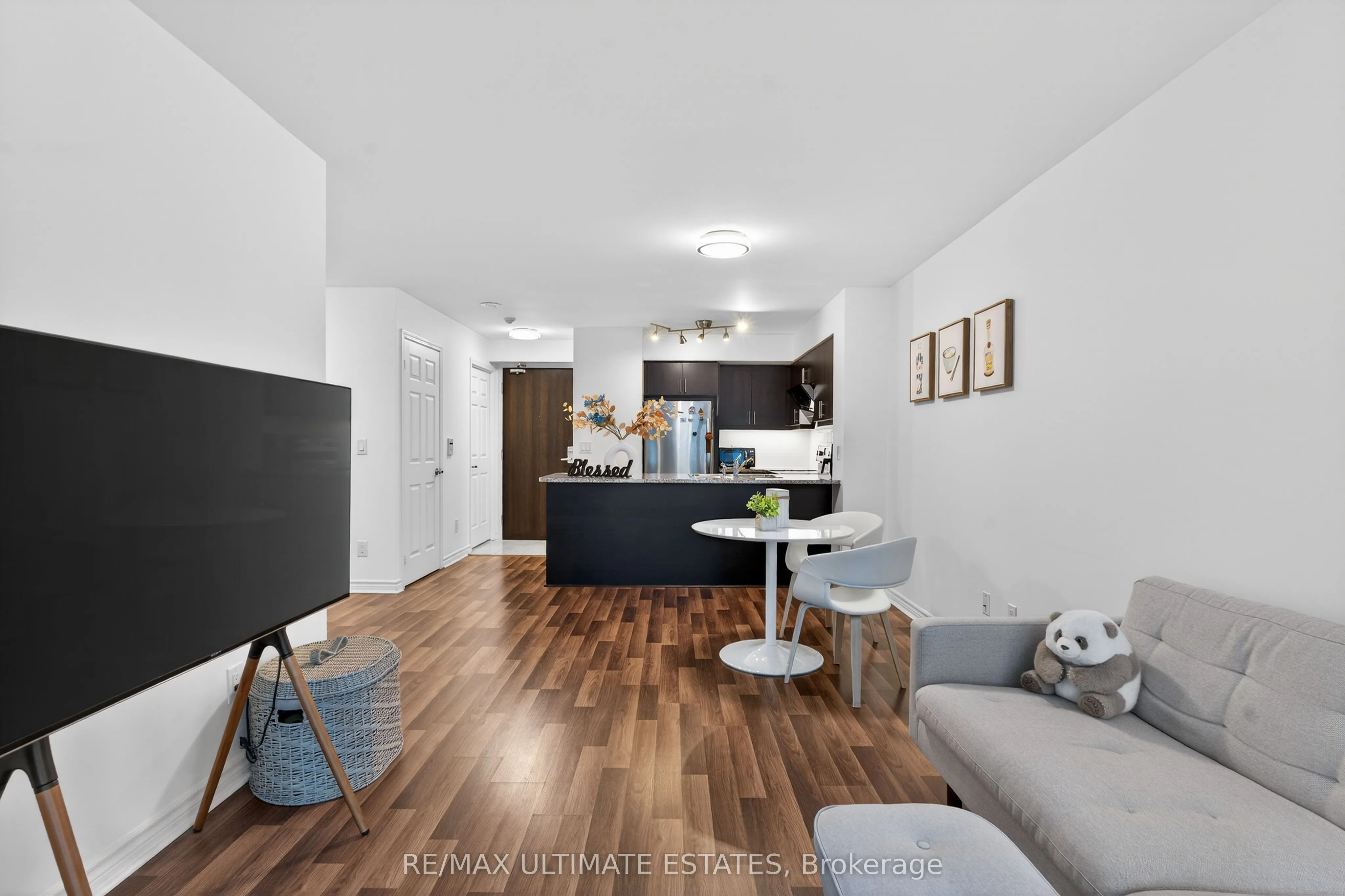 19 Grand Trunk Crescent #2205