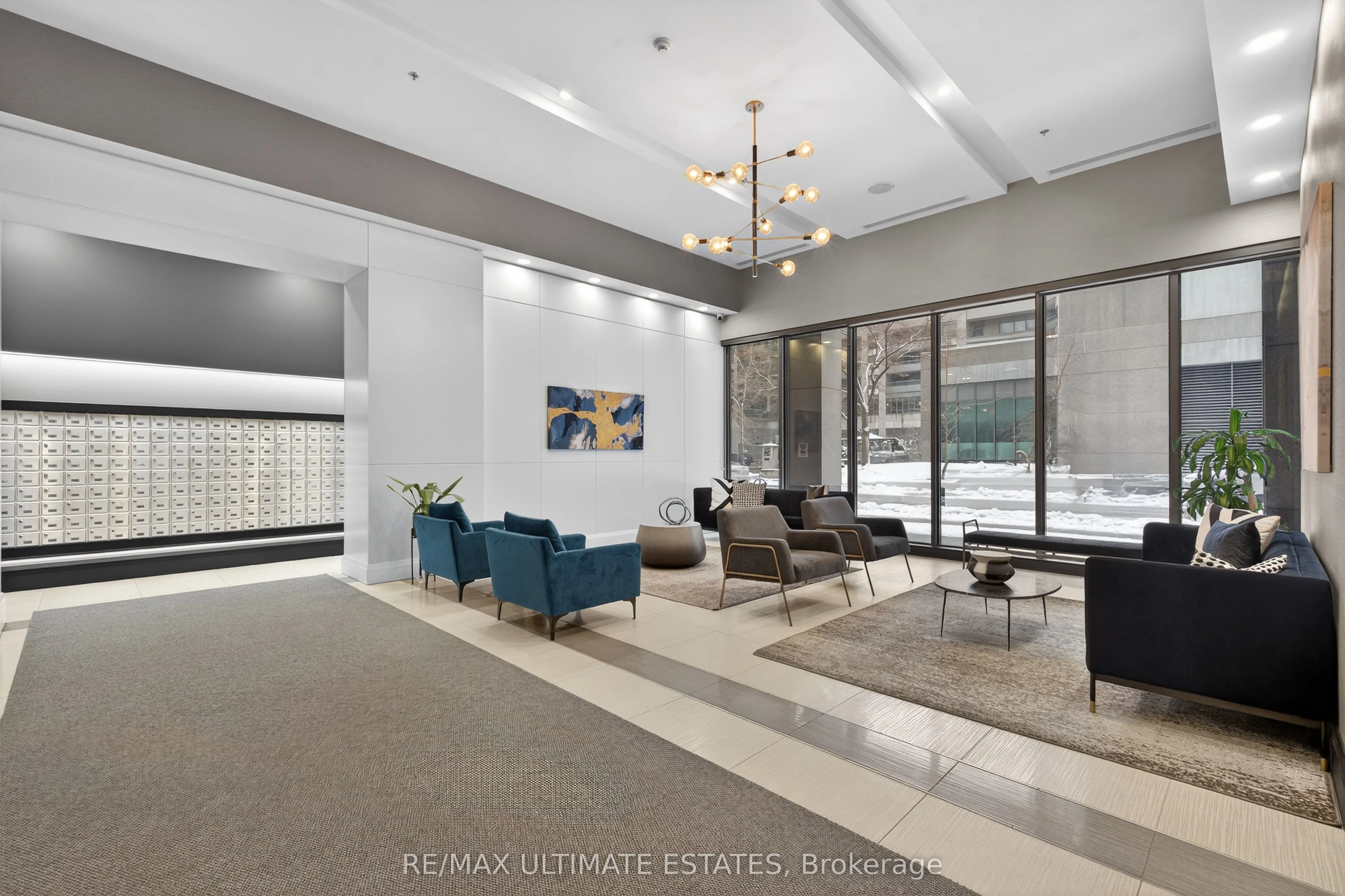 19 Grand Trunk Crescent #2205