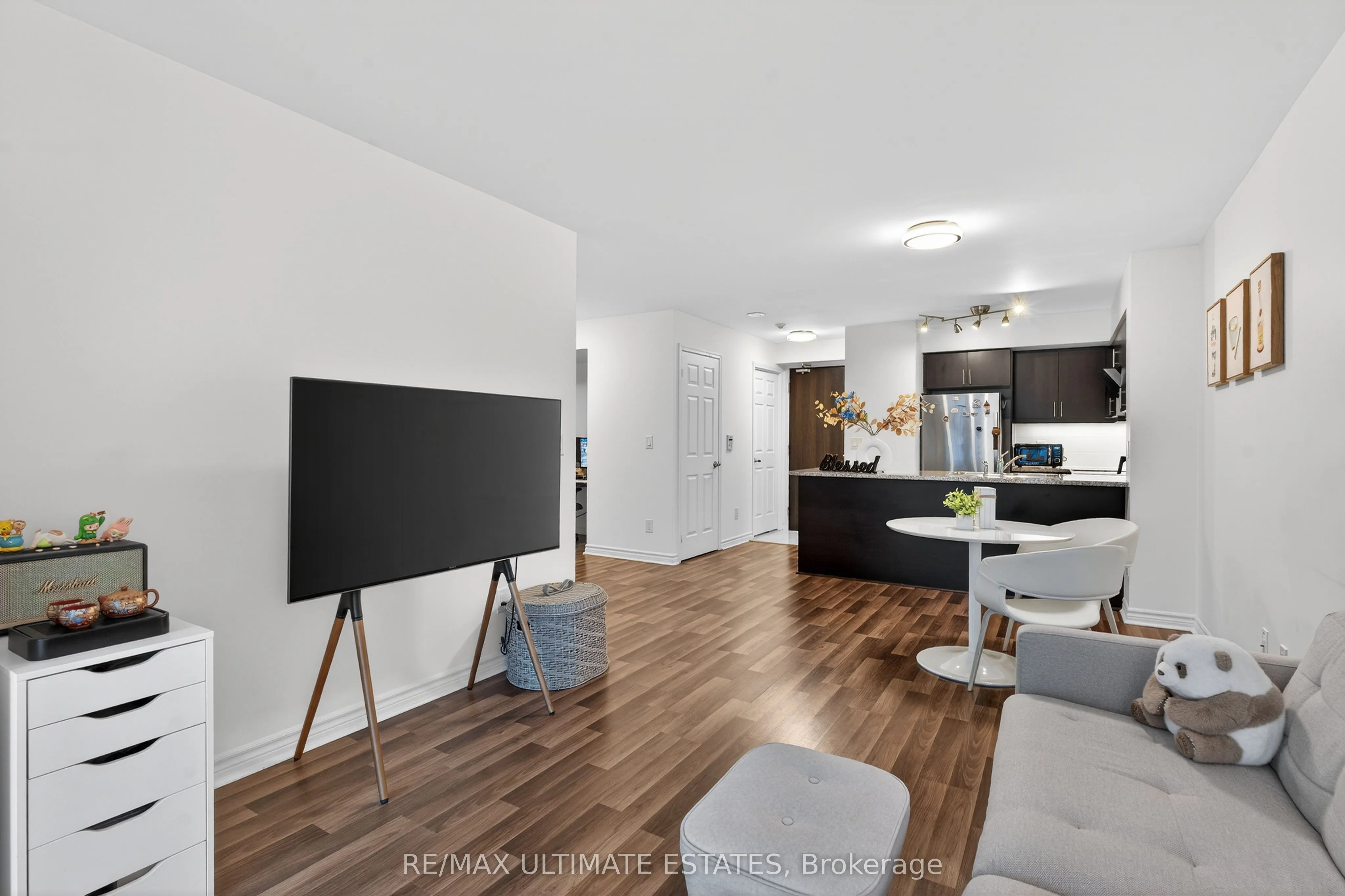 19 Grand Trunk Crescent #2205