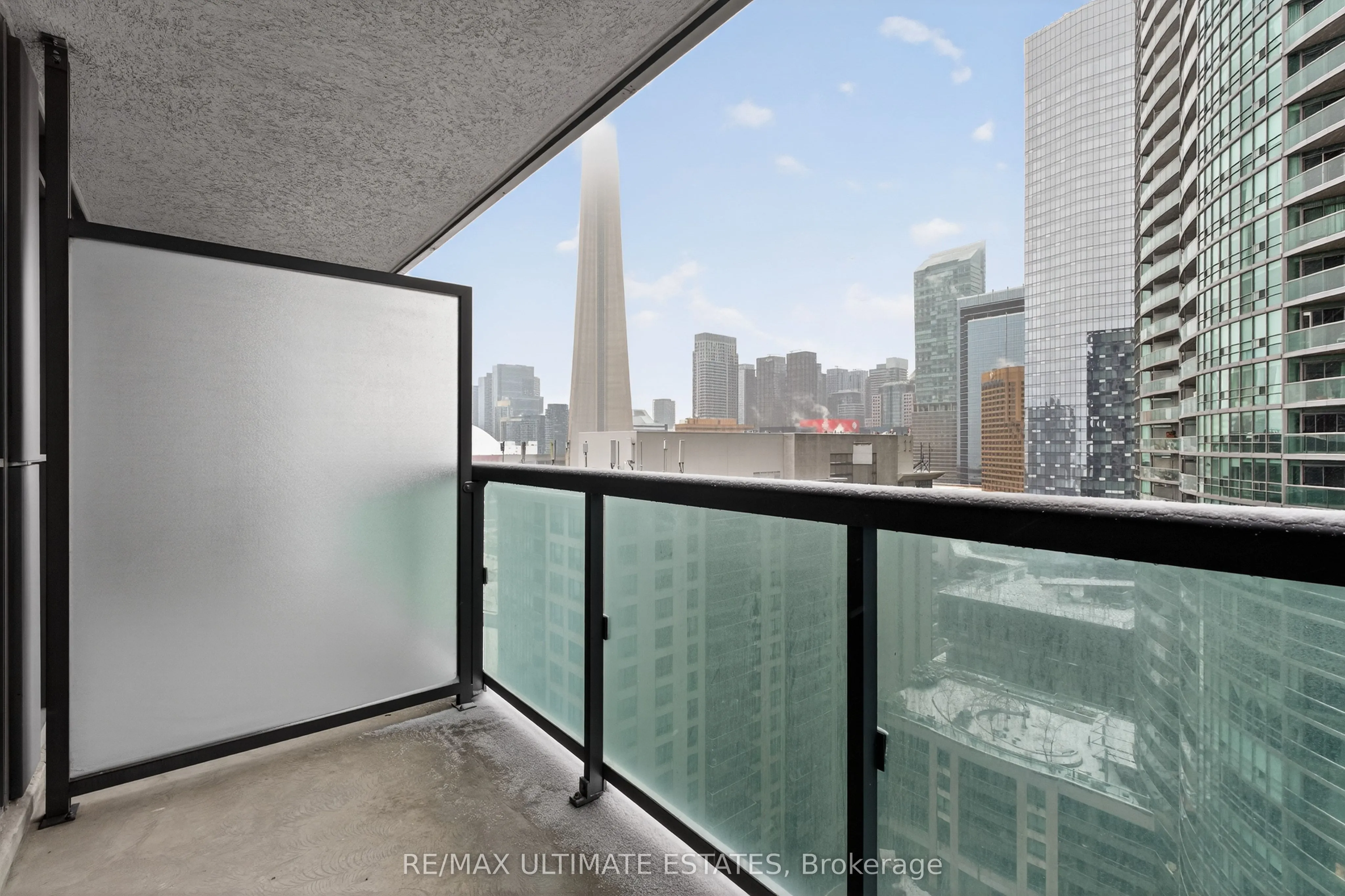 19 Grand Trunk Crescent #2205