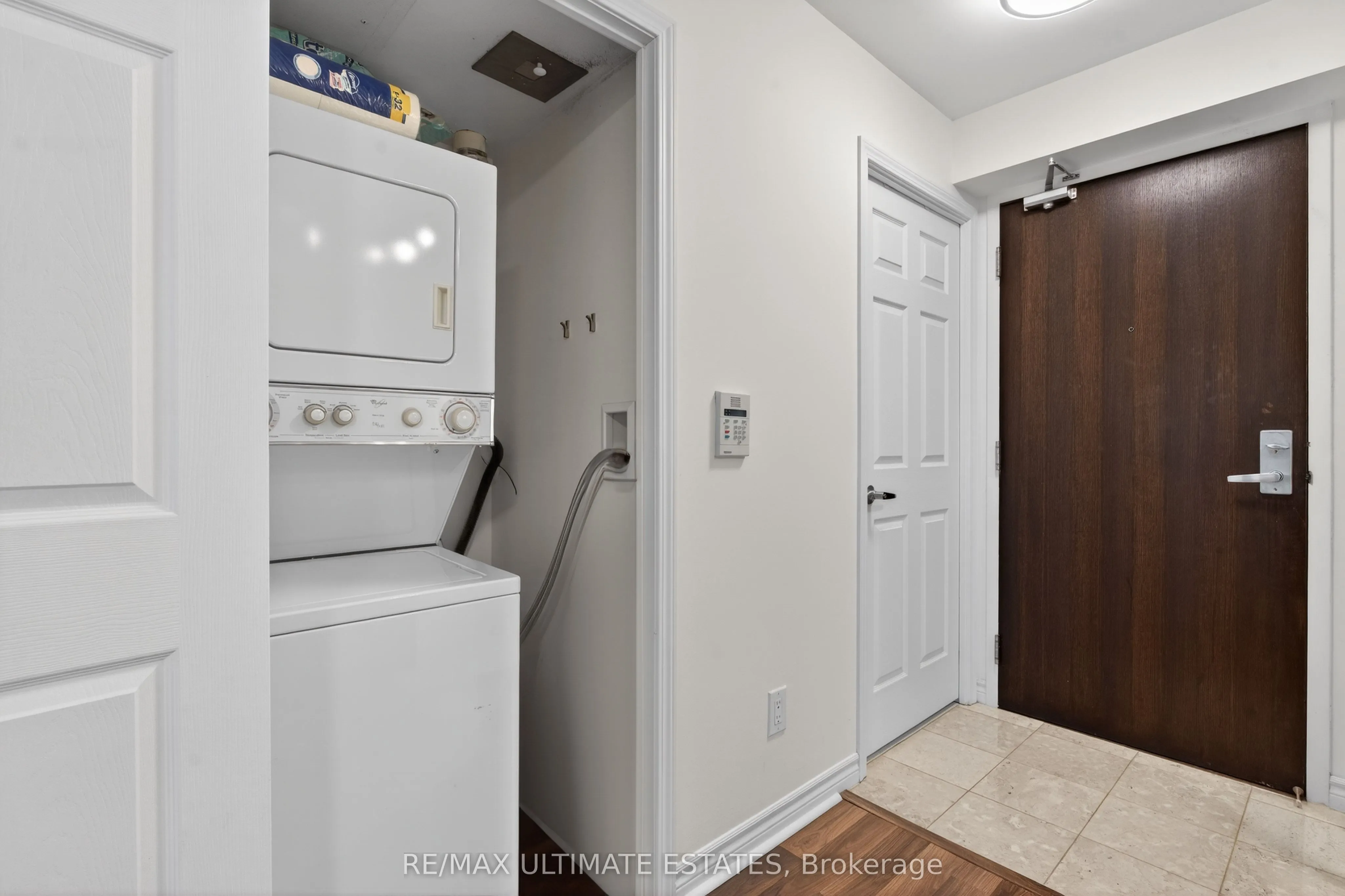 19 Grand Trunk Crescent #2205