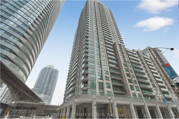 19 Grand Trunk Crescent #2205