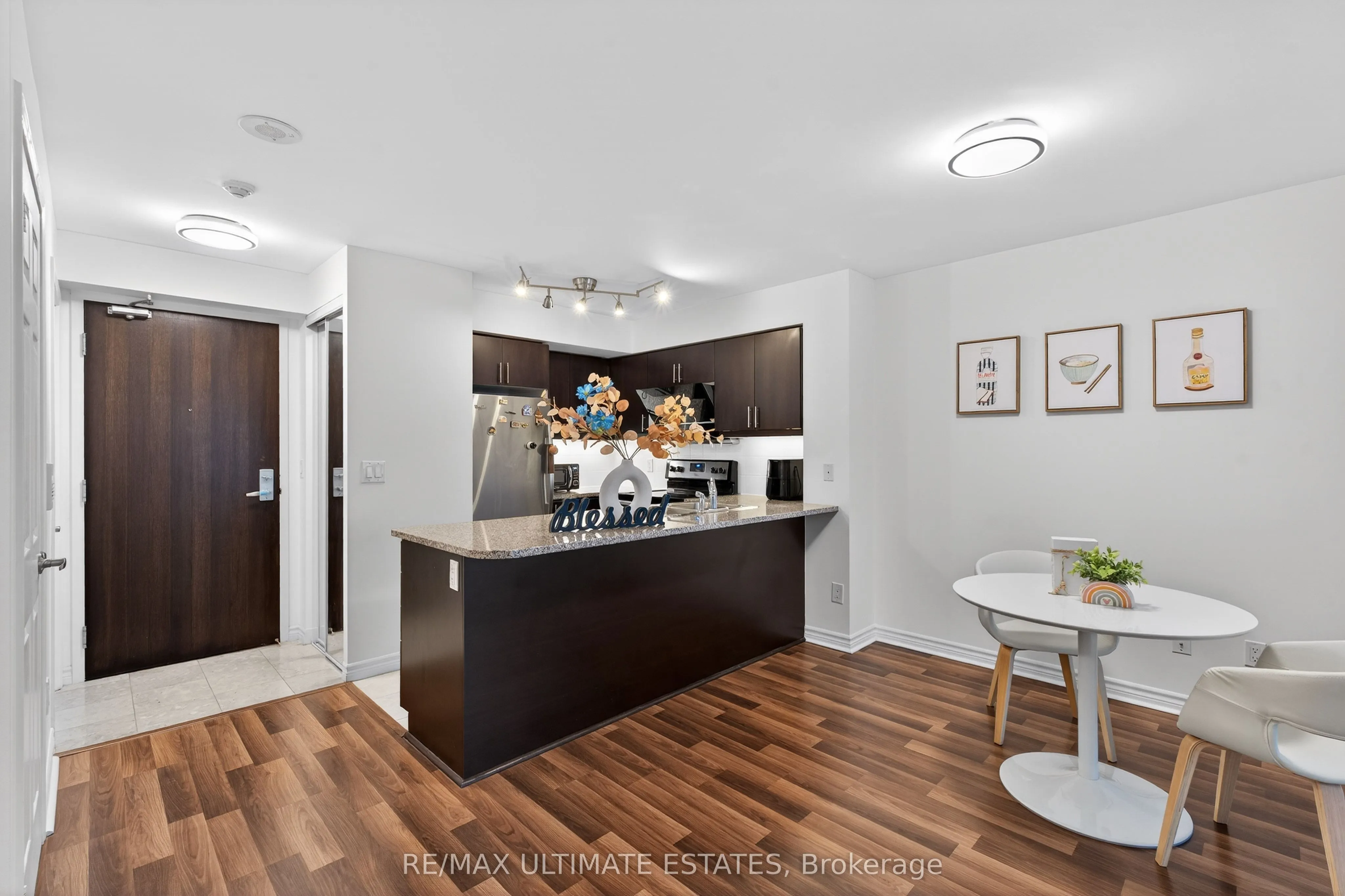 19 Grand Trunk Crescent #2205