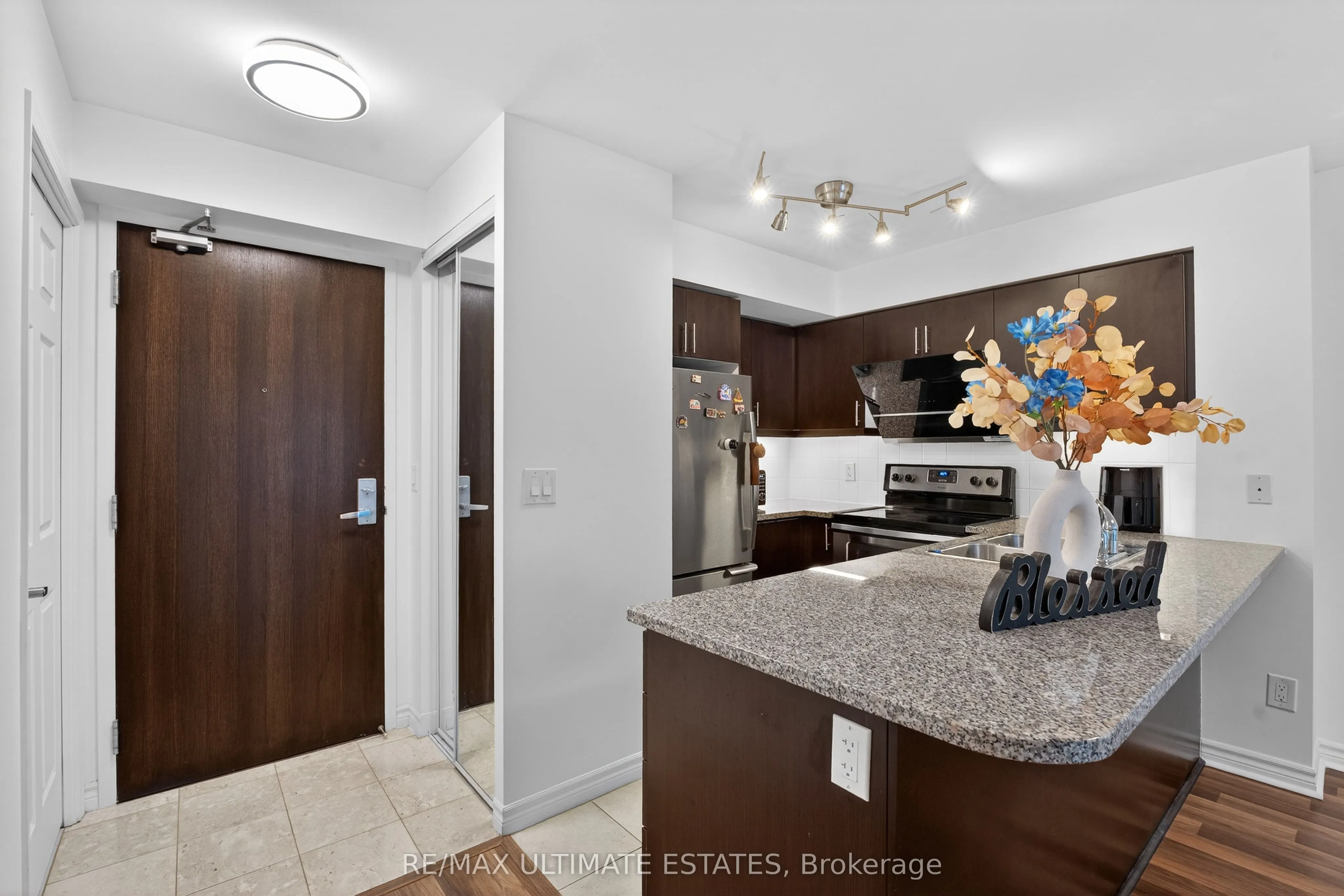 19 Grand Trunk Crescent #2205