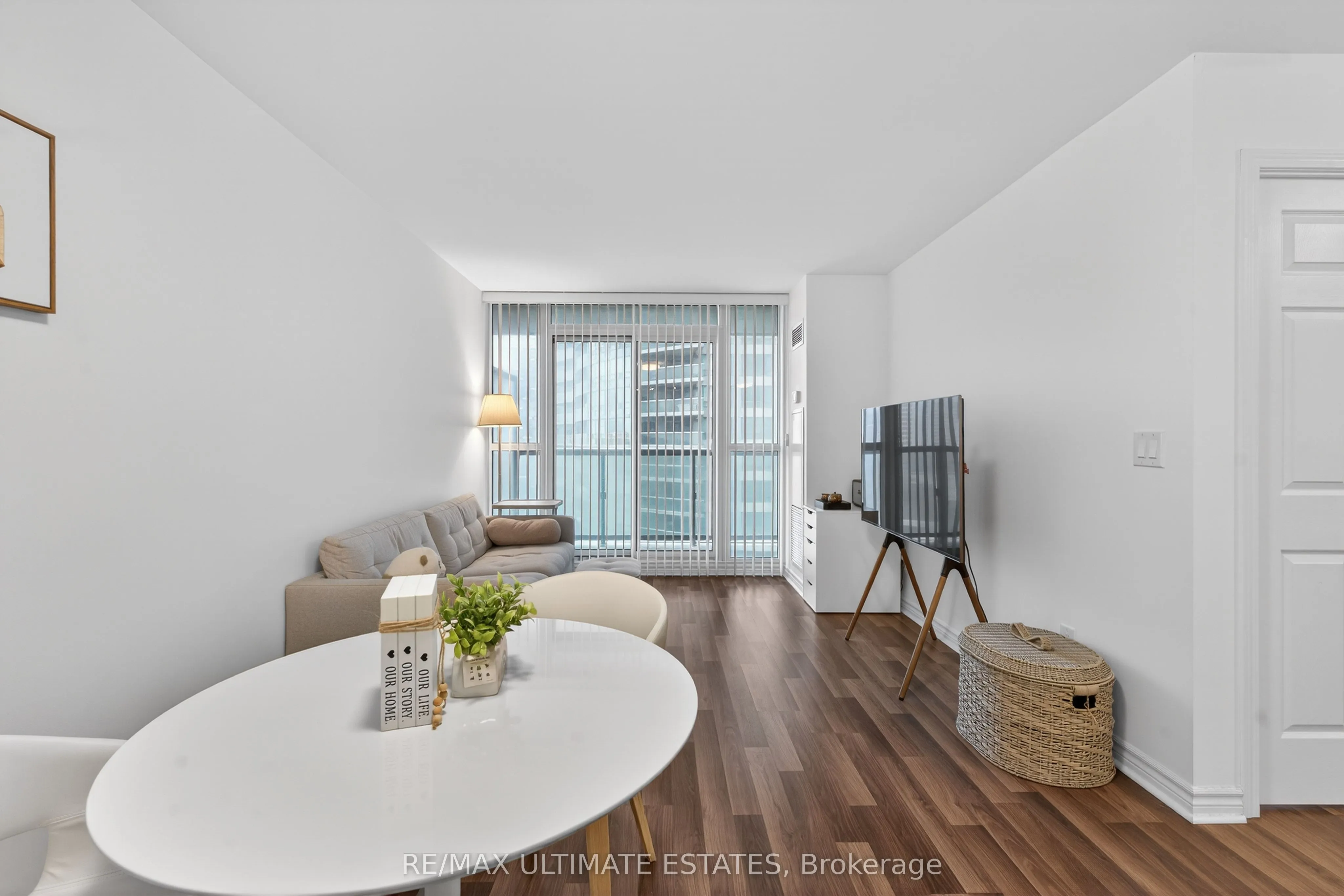 19 Grand Trunk Crescent #2205