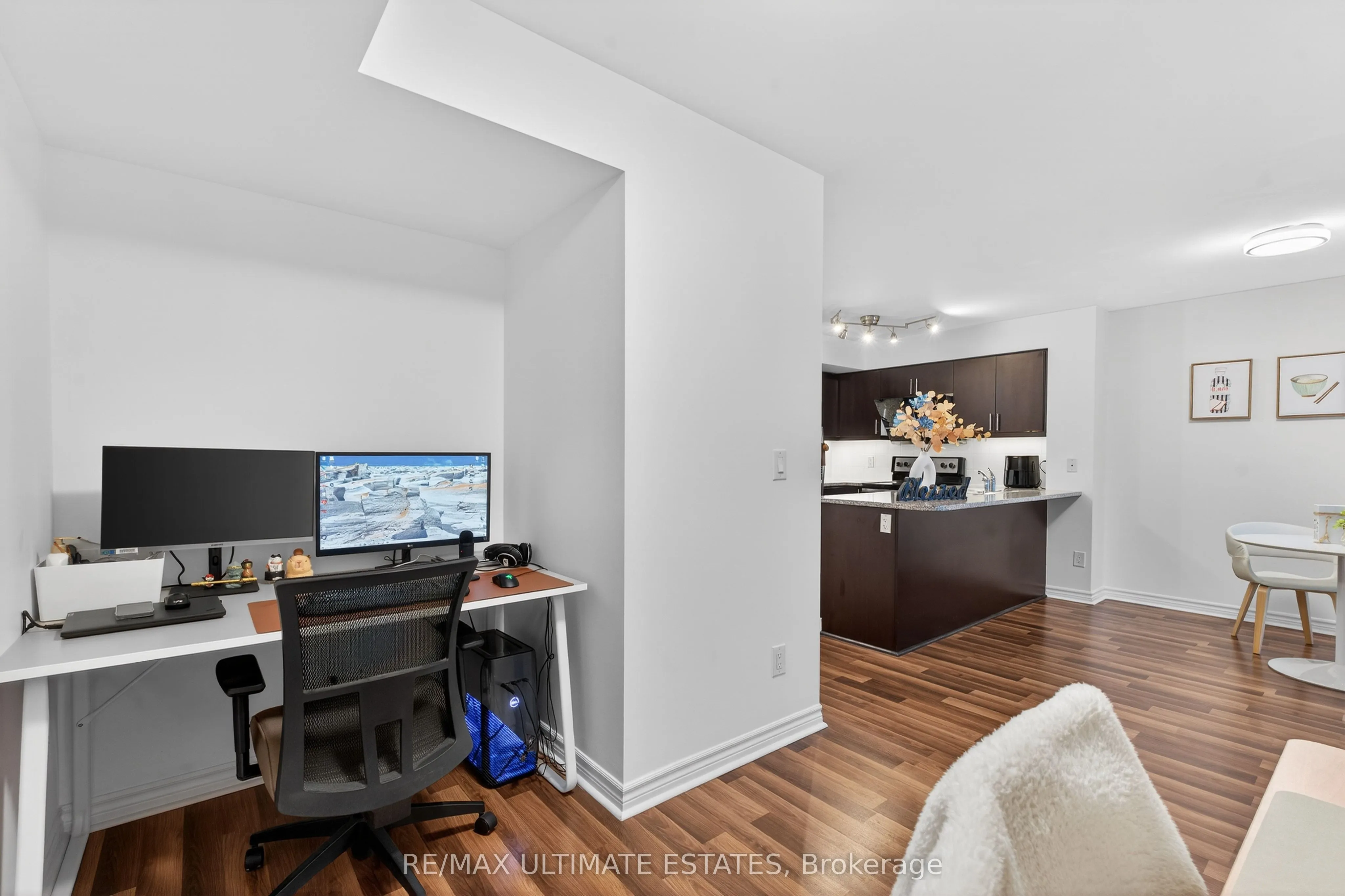 19 Grand Trunk Crescent #2205