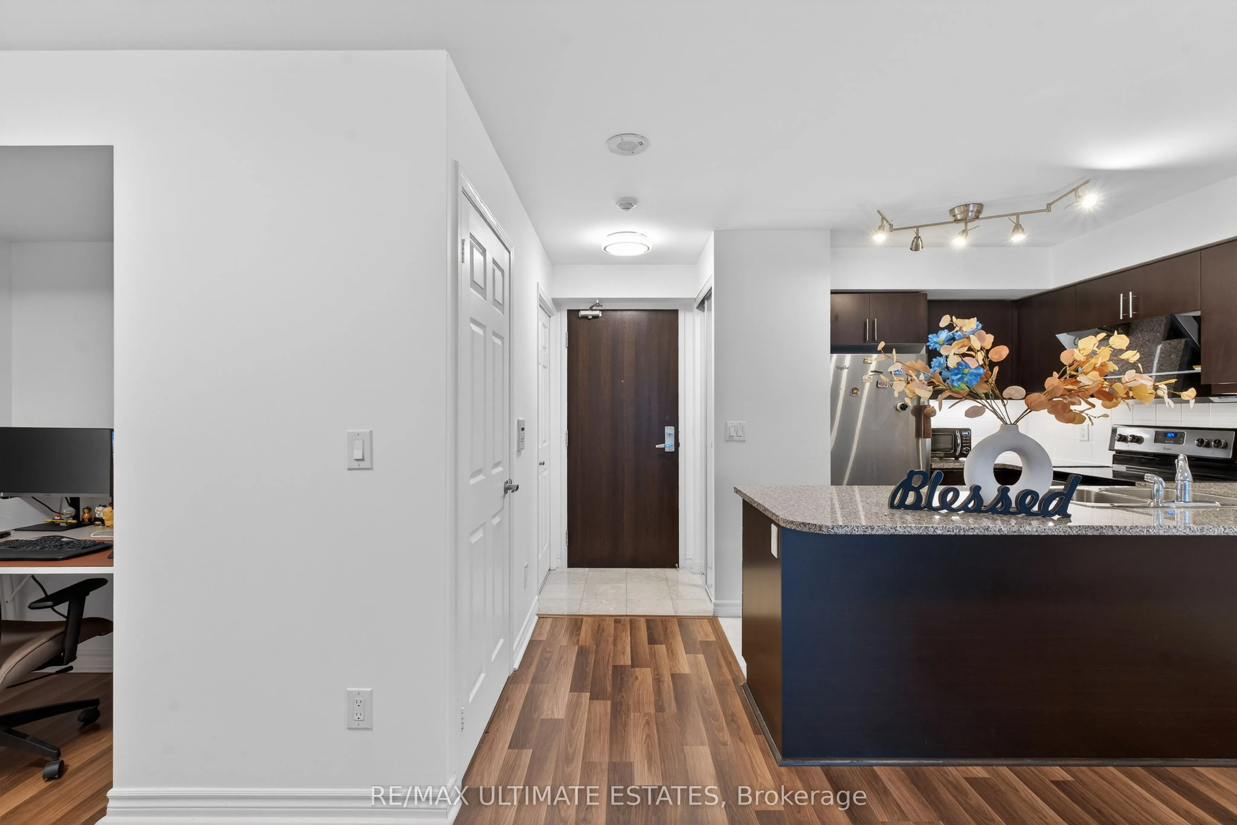 19 Grand Trunk Crescent #2205