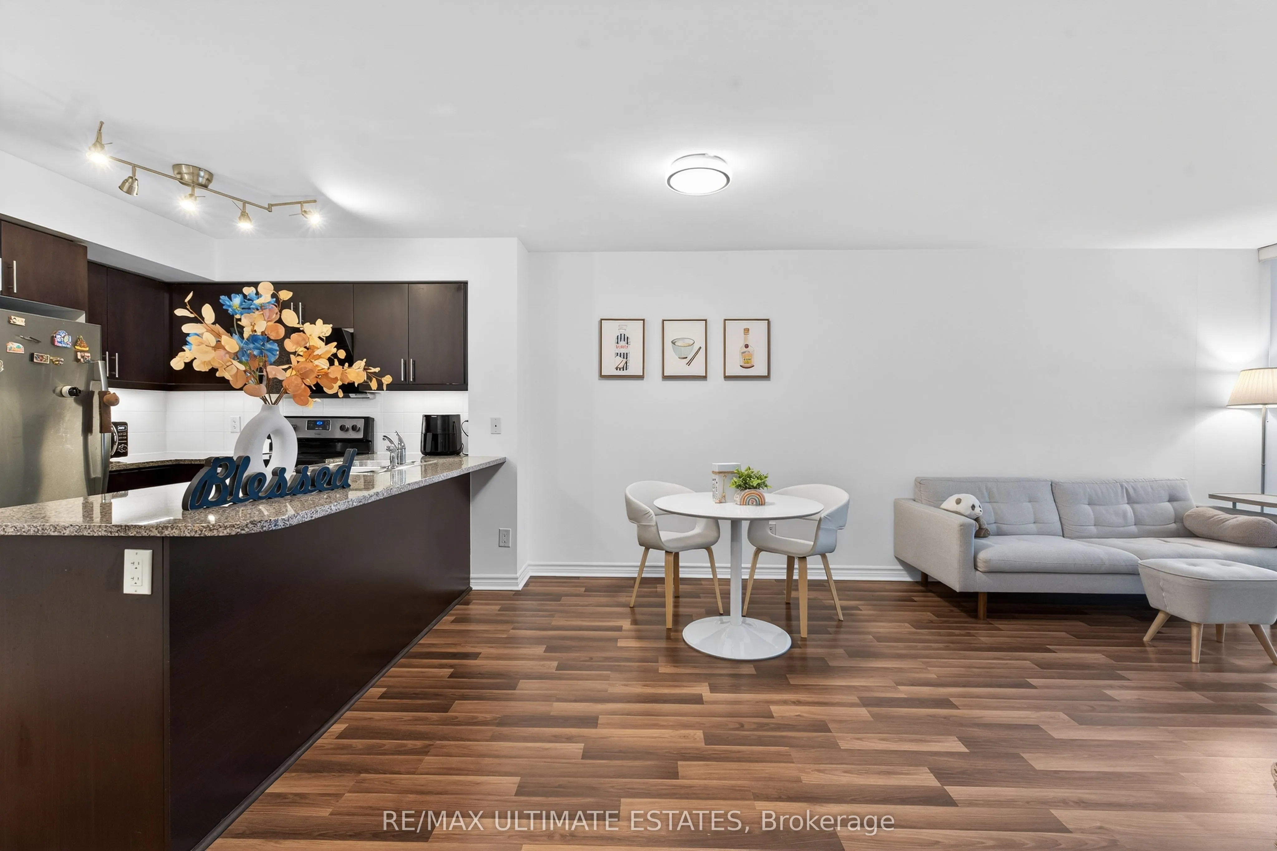 19 Grand Trunk Crescent #2205
