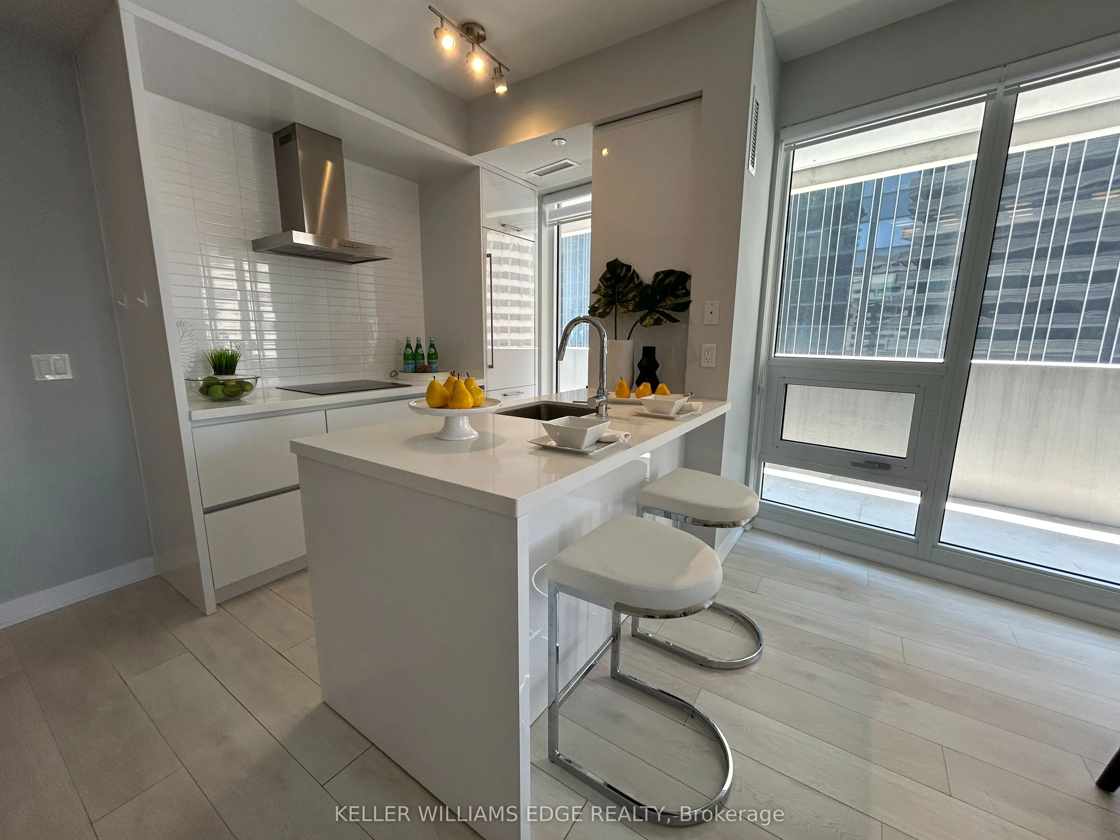 2221 Yonge Street #809