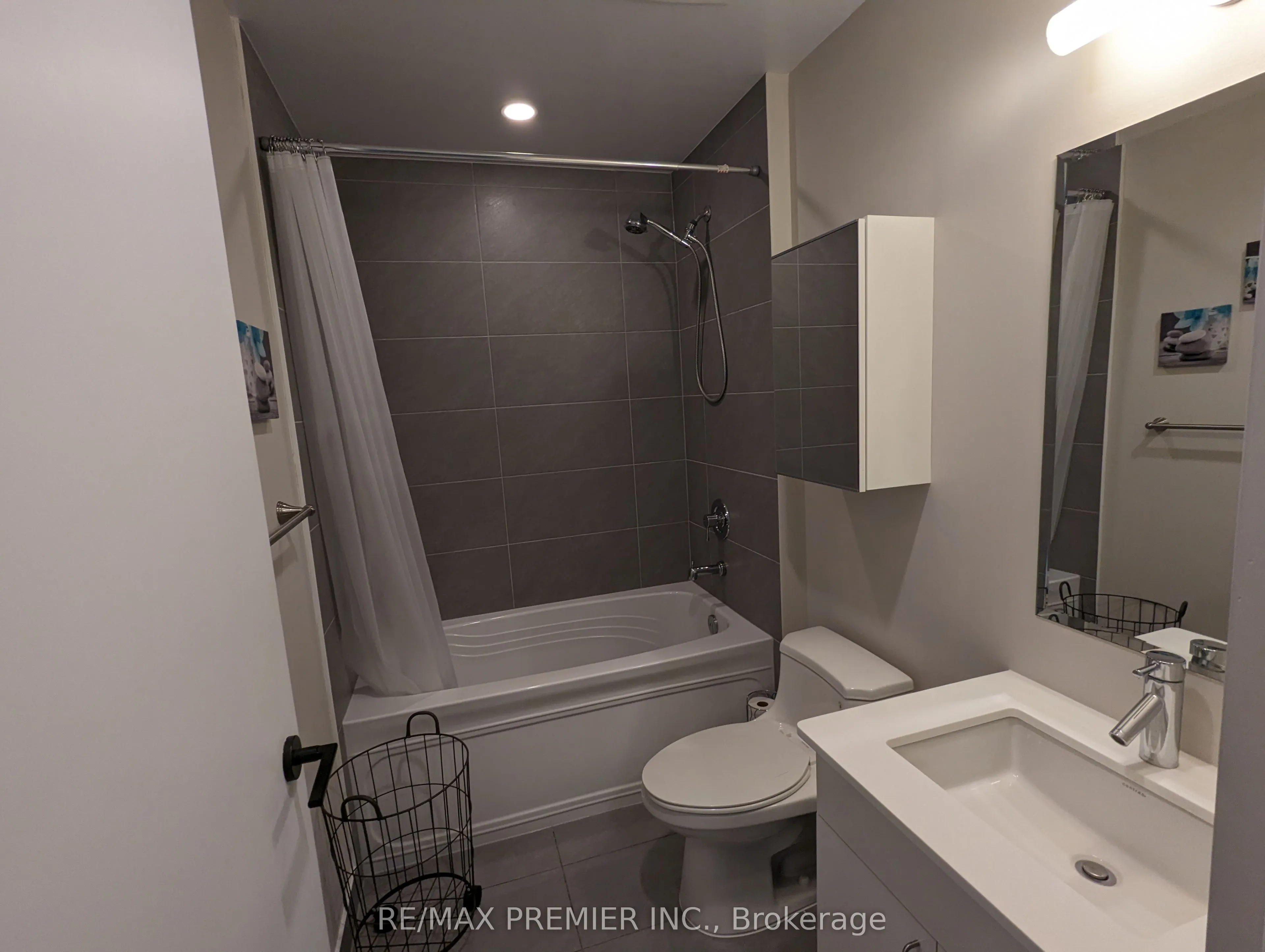 426 University Avenue #1907