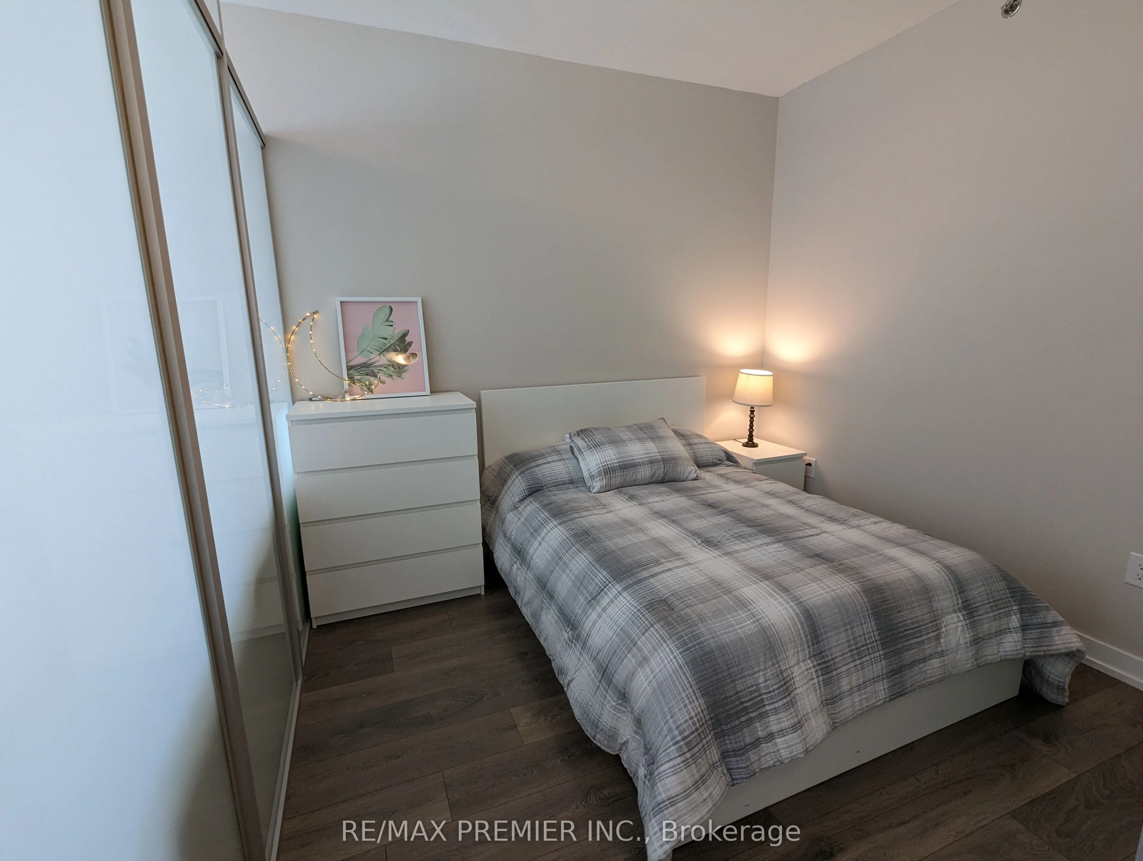426 University Avenue #1907