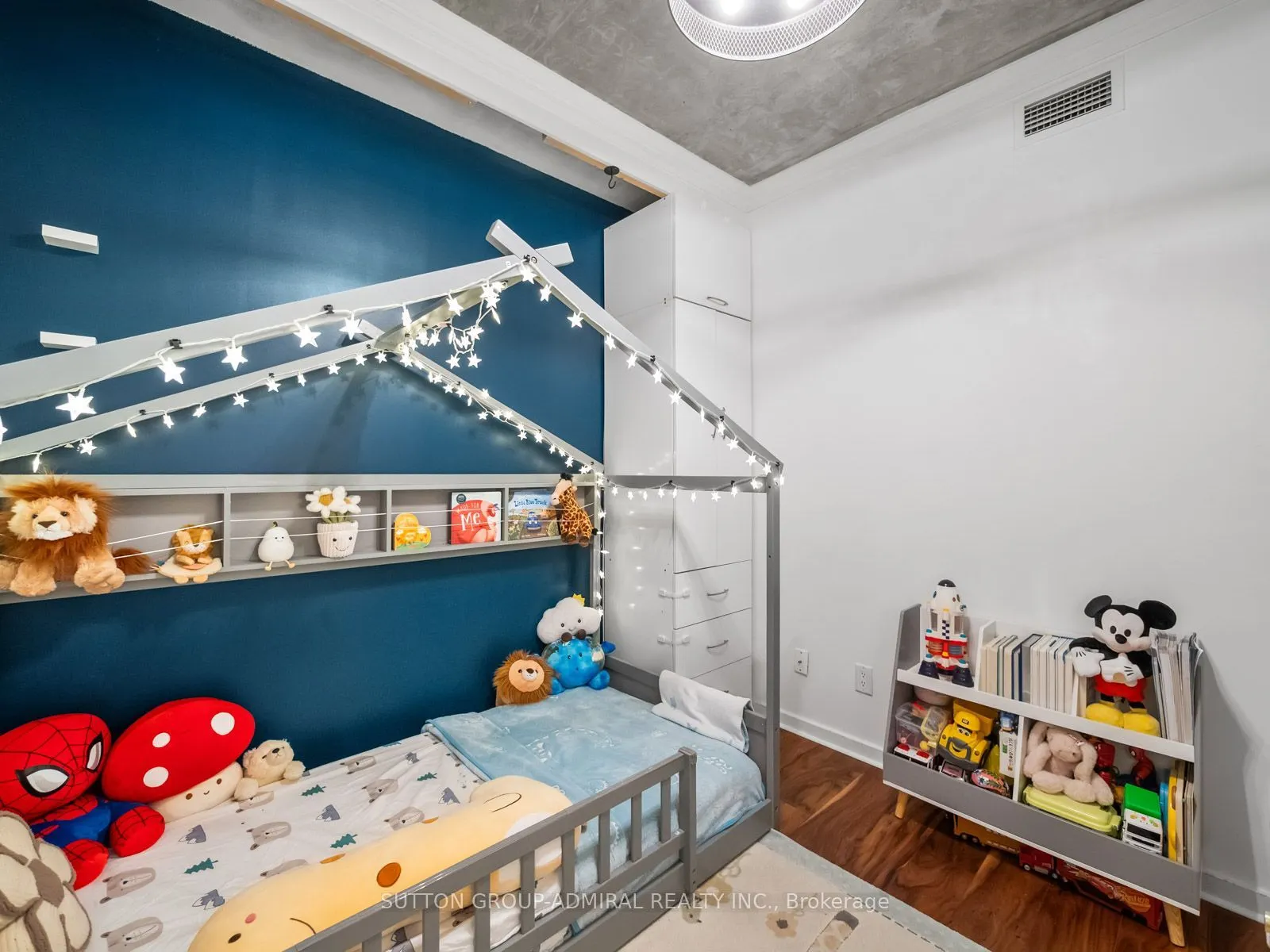 218 Queens Quay Boulevard W #2103